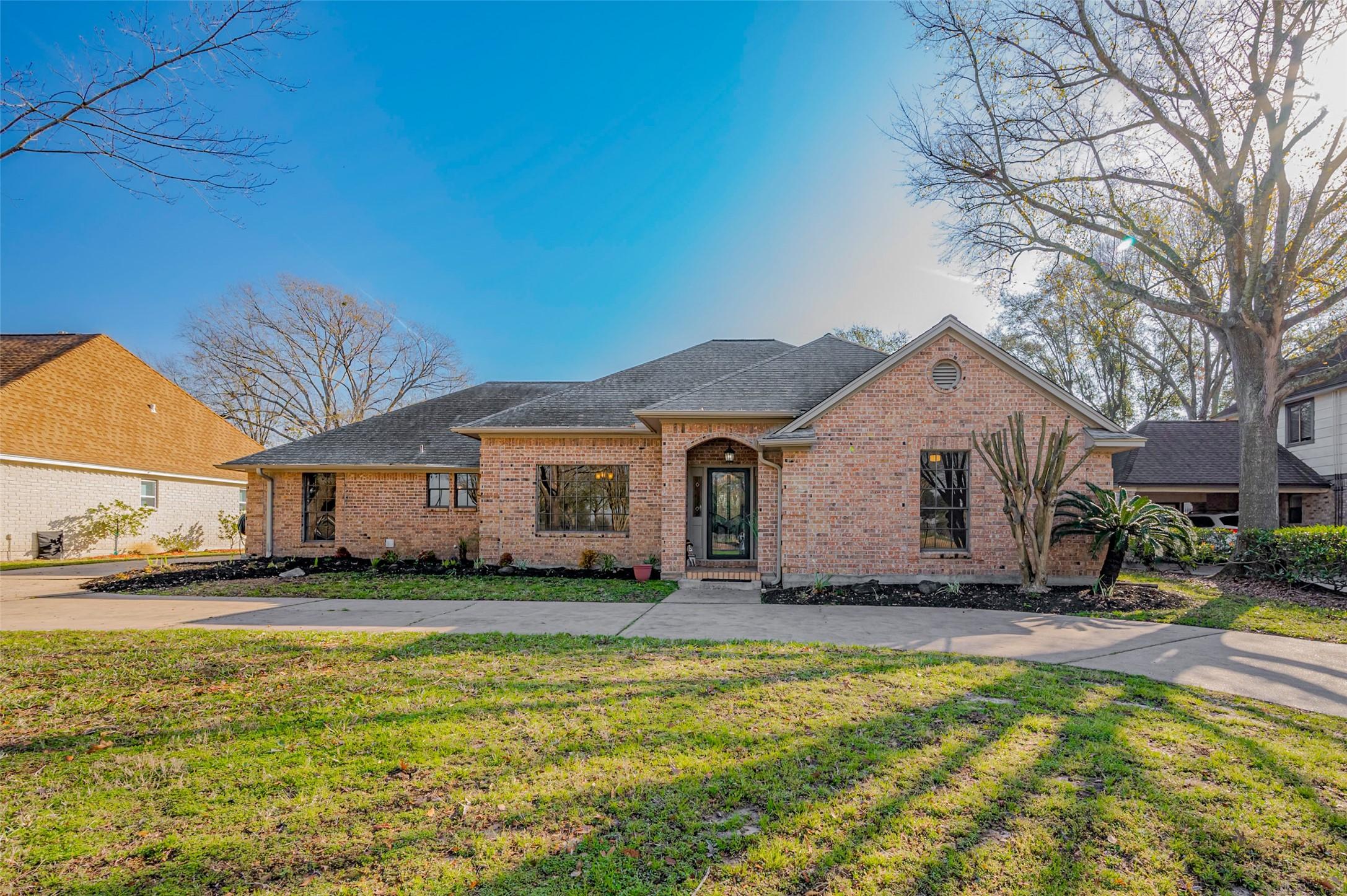 Rio Grande St, Jersey Village, TX 77040