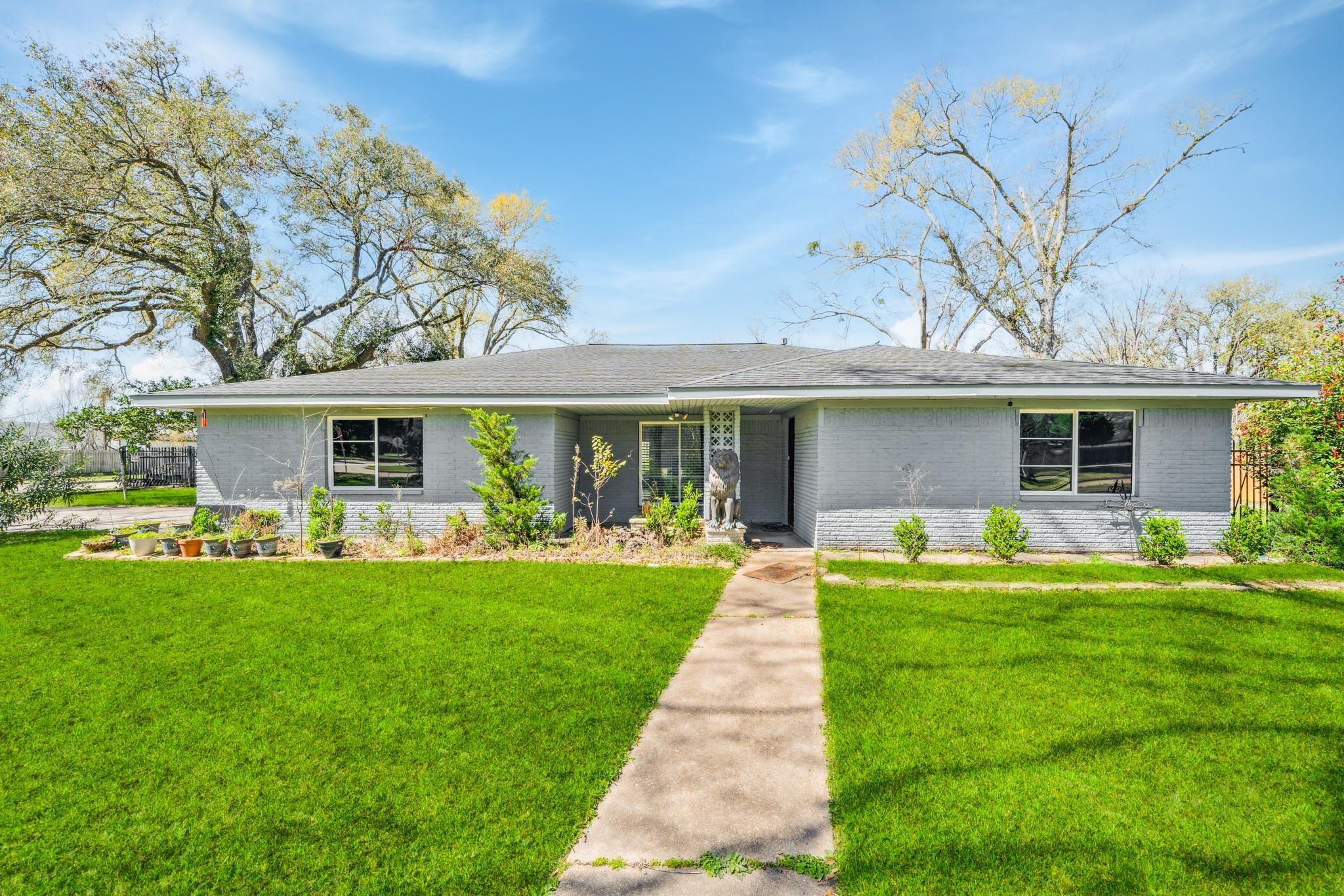 Frontier Dr, Houston, TX 77041