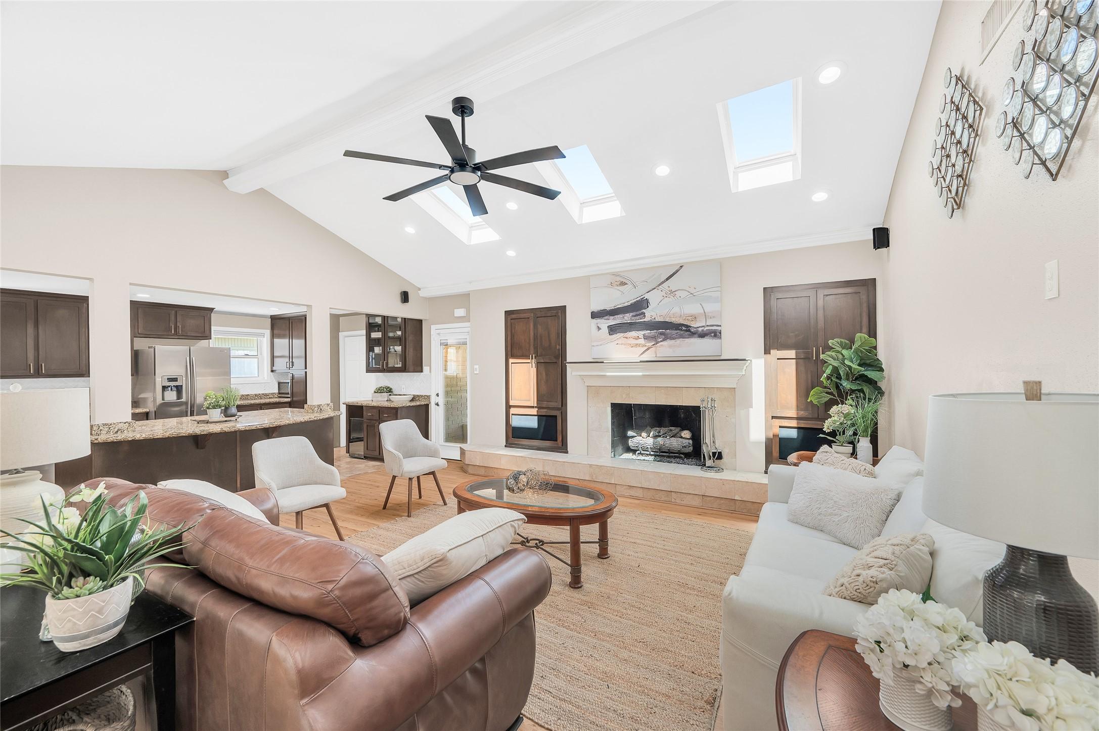 Willowbend Blvd, Houston, TX 77096