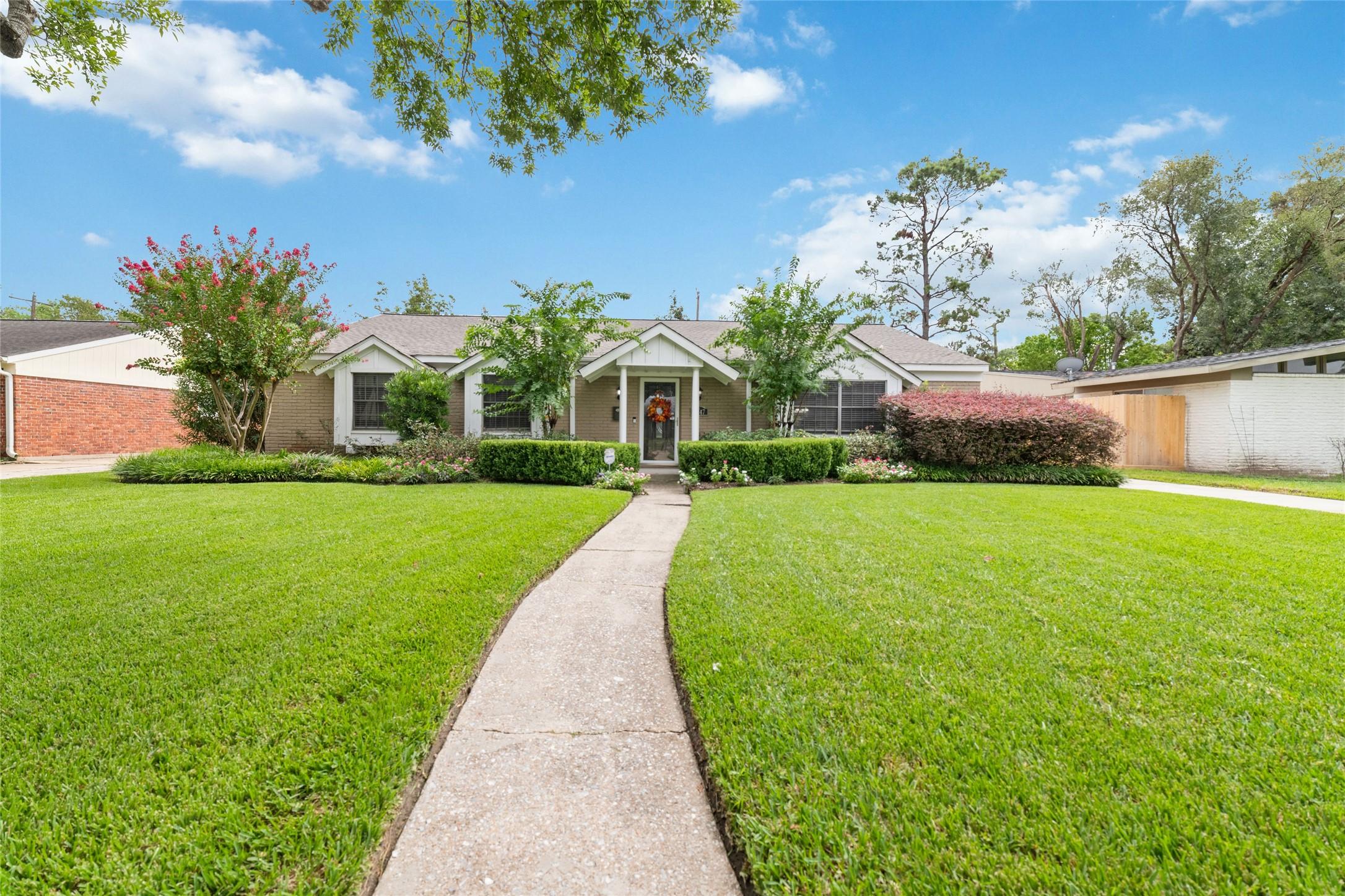 Willowbend Blvd, Houston, TX 77096