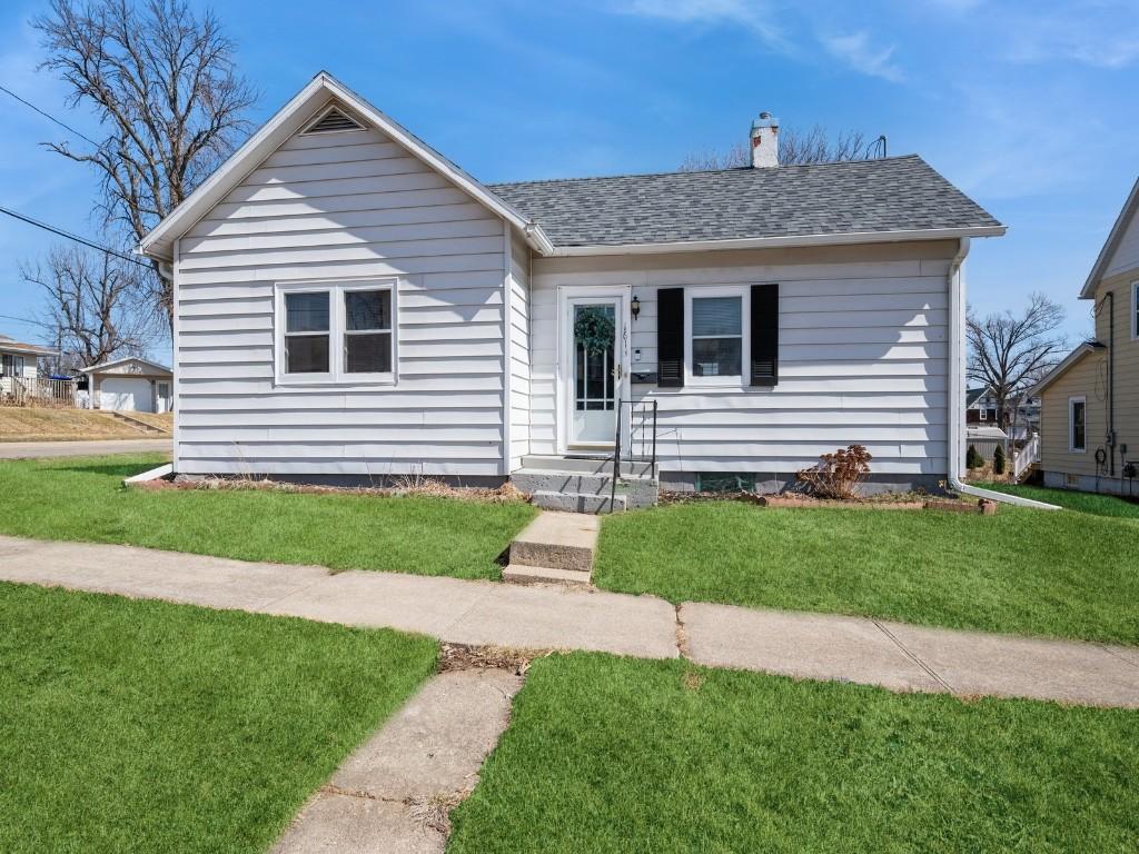 7th Ave, Belle Plaine, IA 52208