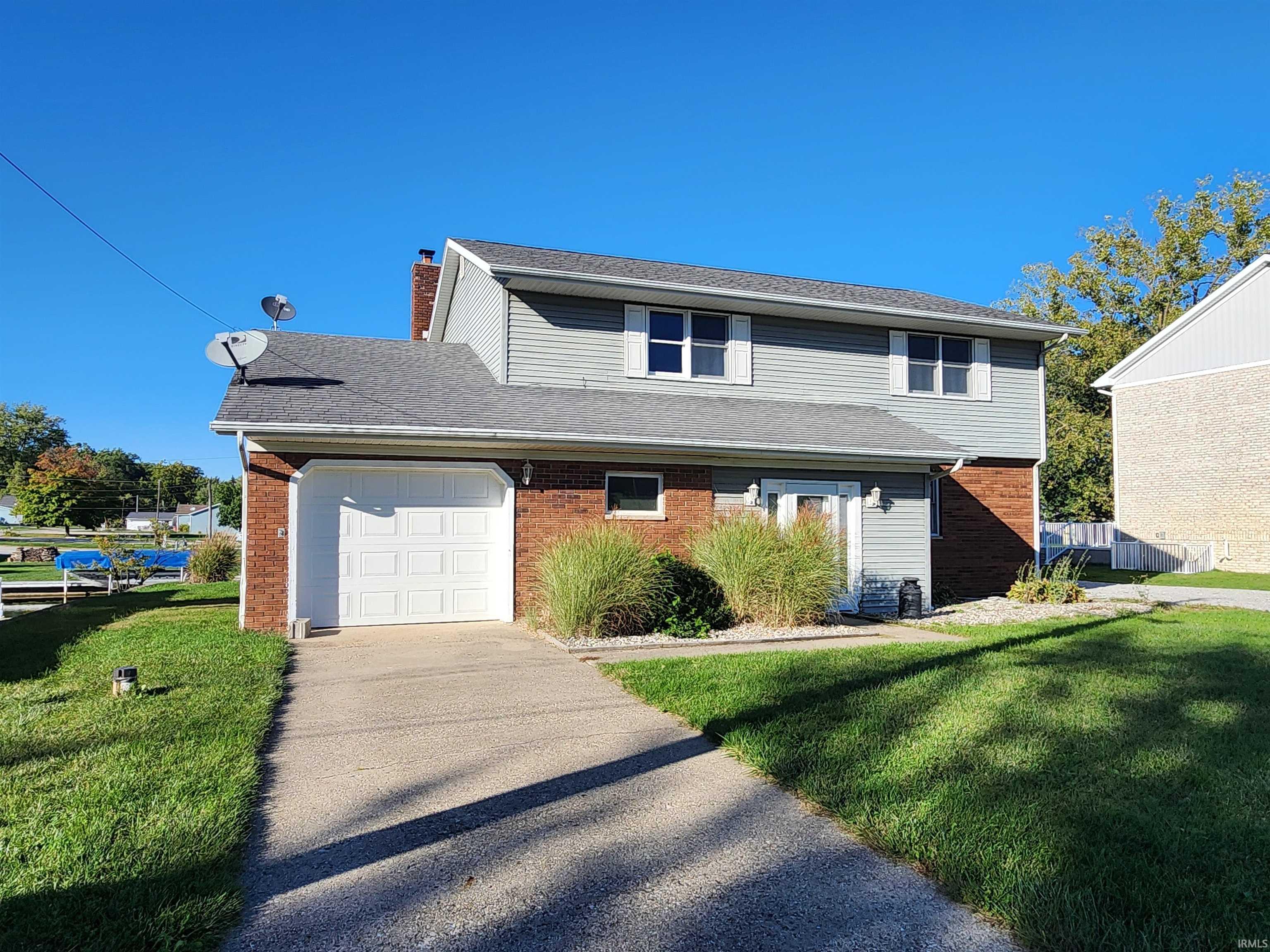 N Marine Key Dr, Syracuse, IN 46567