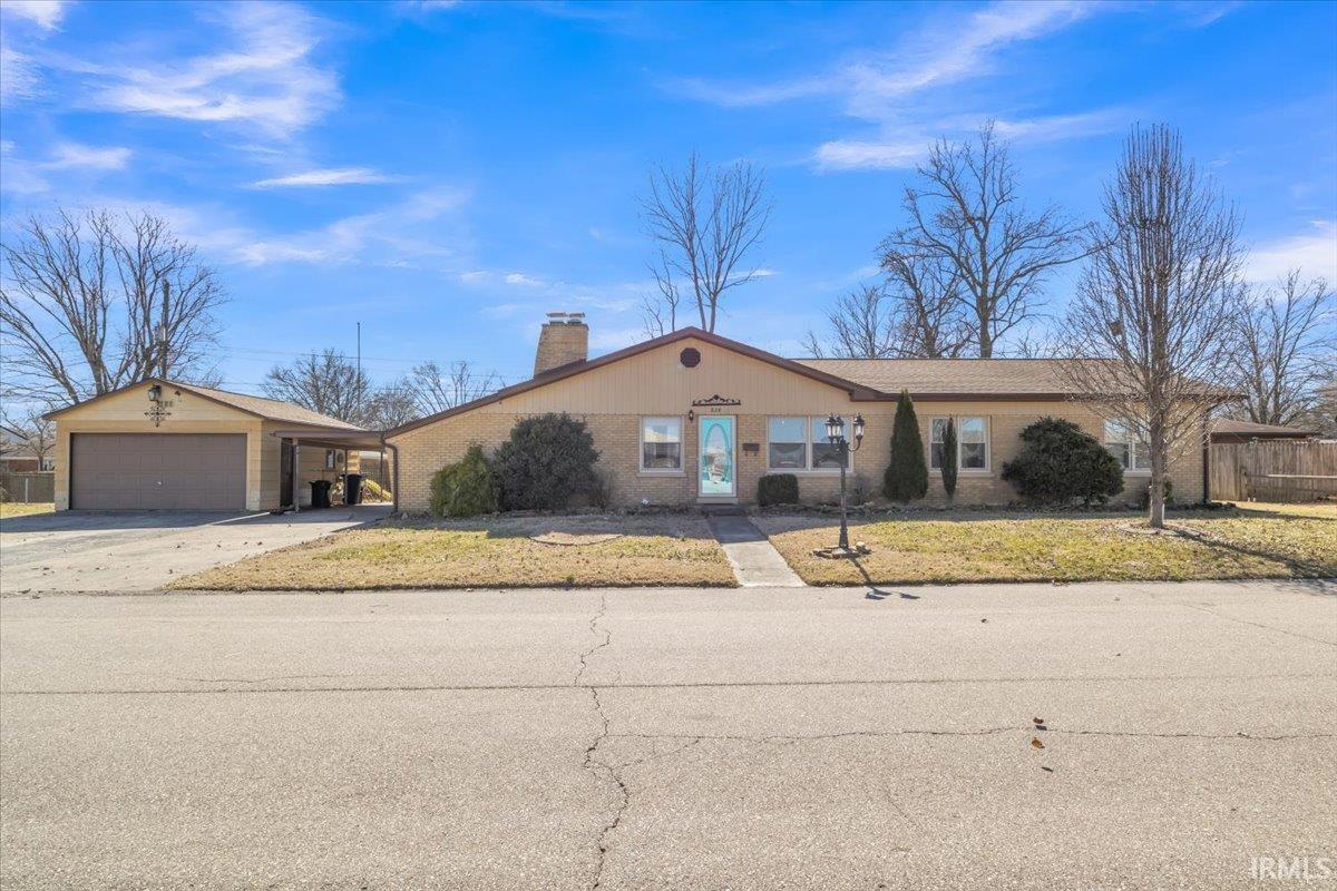 Davis Dr, Mount Vernon, IN 47620