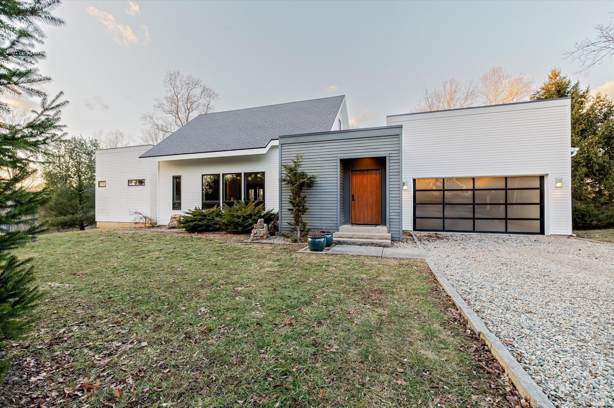 E Kings Rd, Bloomington, IN 47408