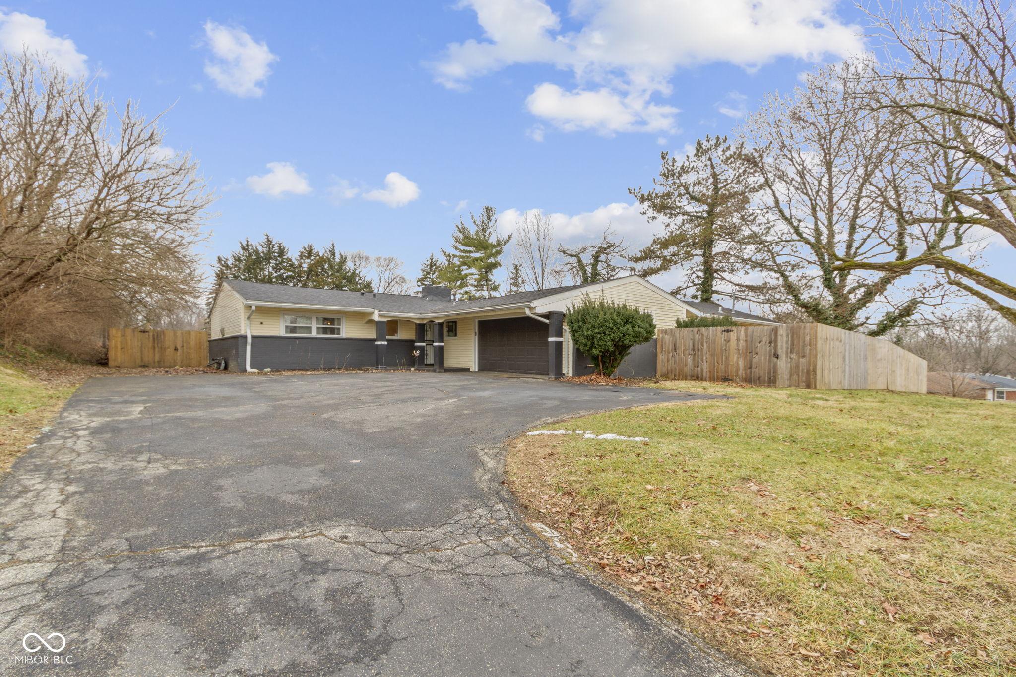 Glencairn Ln, Indianapolis, IN 46205