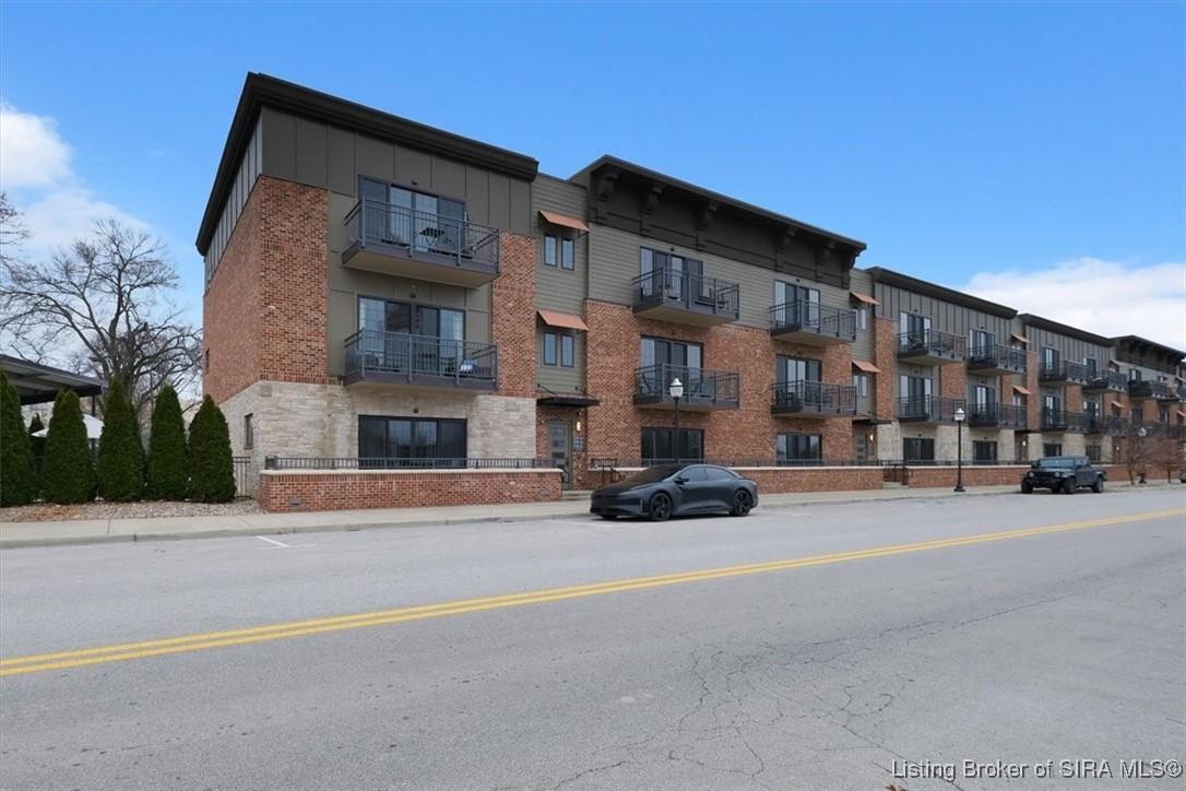 Mulberry St, Jeffersonville, IN 47130