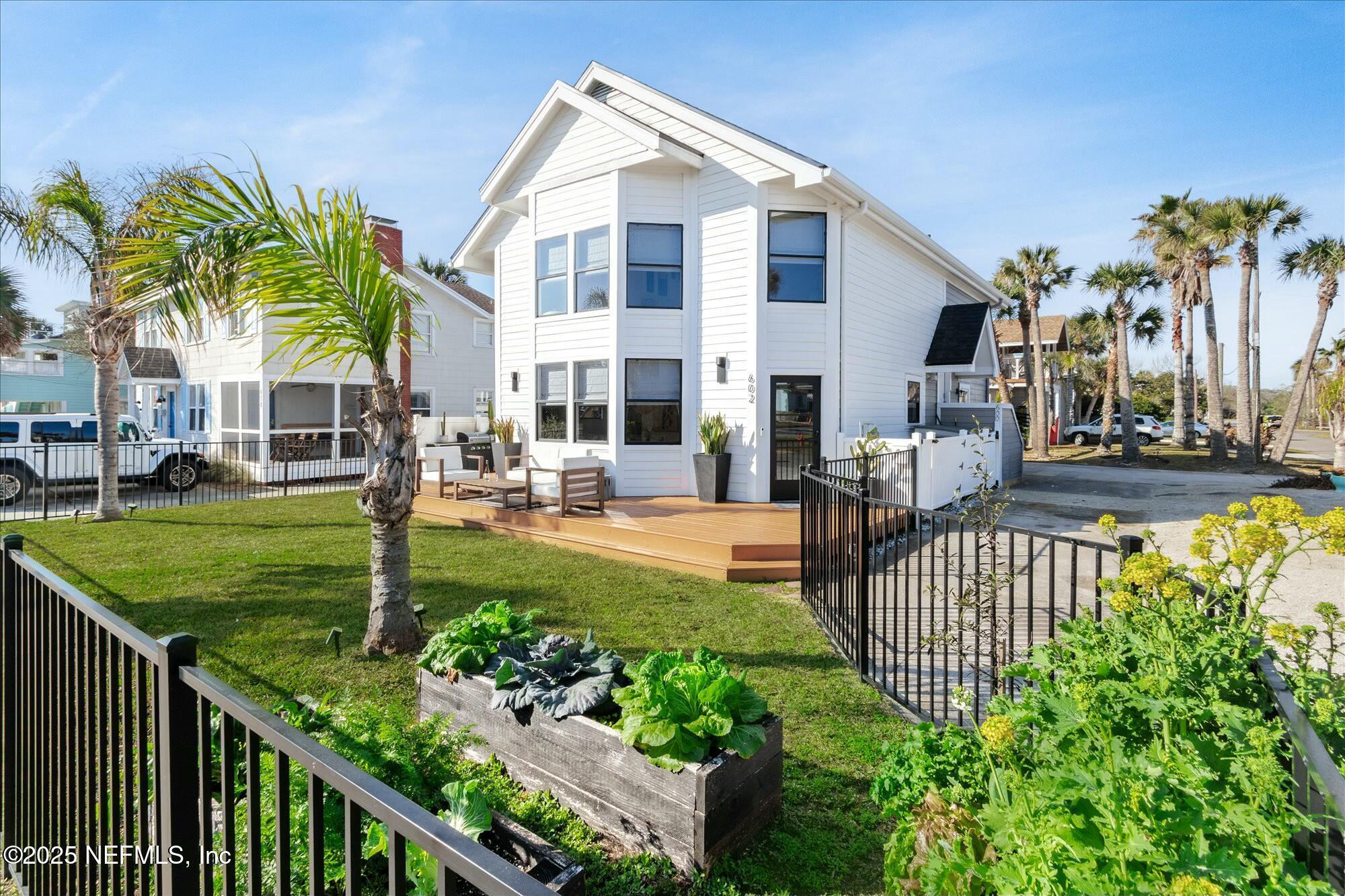 1st St, Neptune Beach, FL 32266