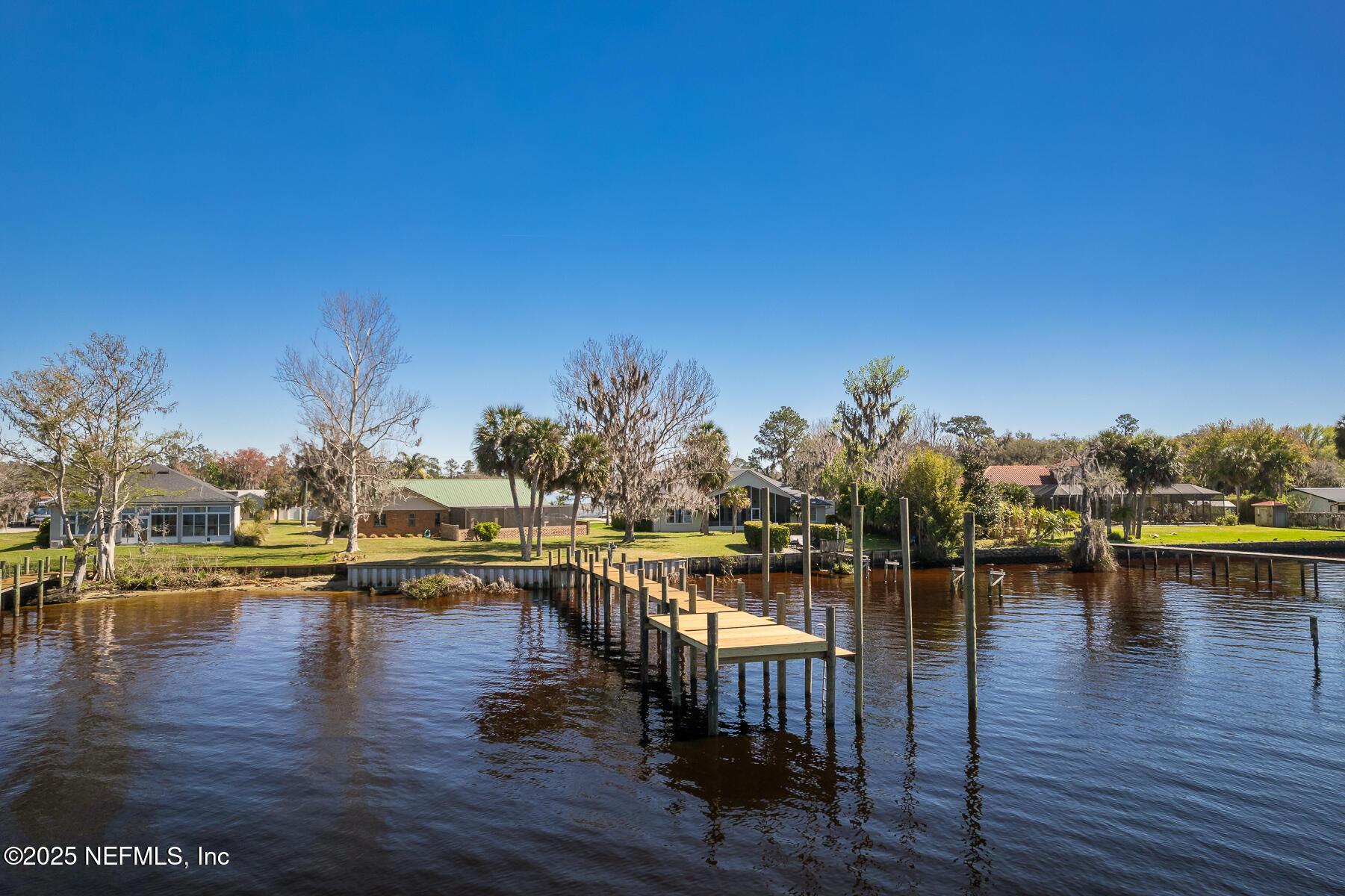 Palm Trl, East Palatka, FL 32131