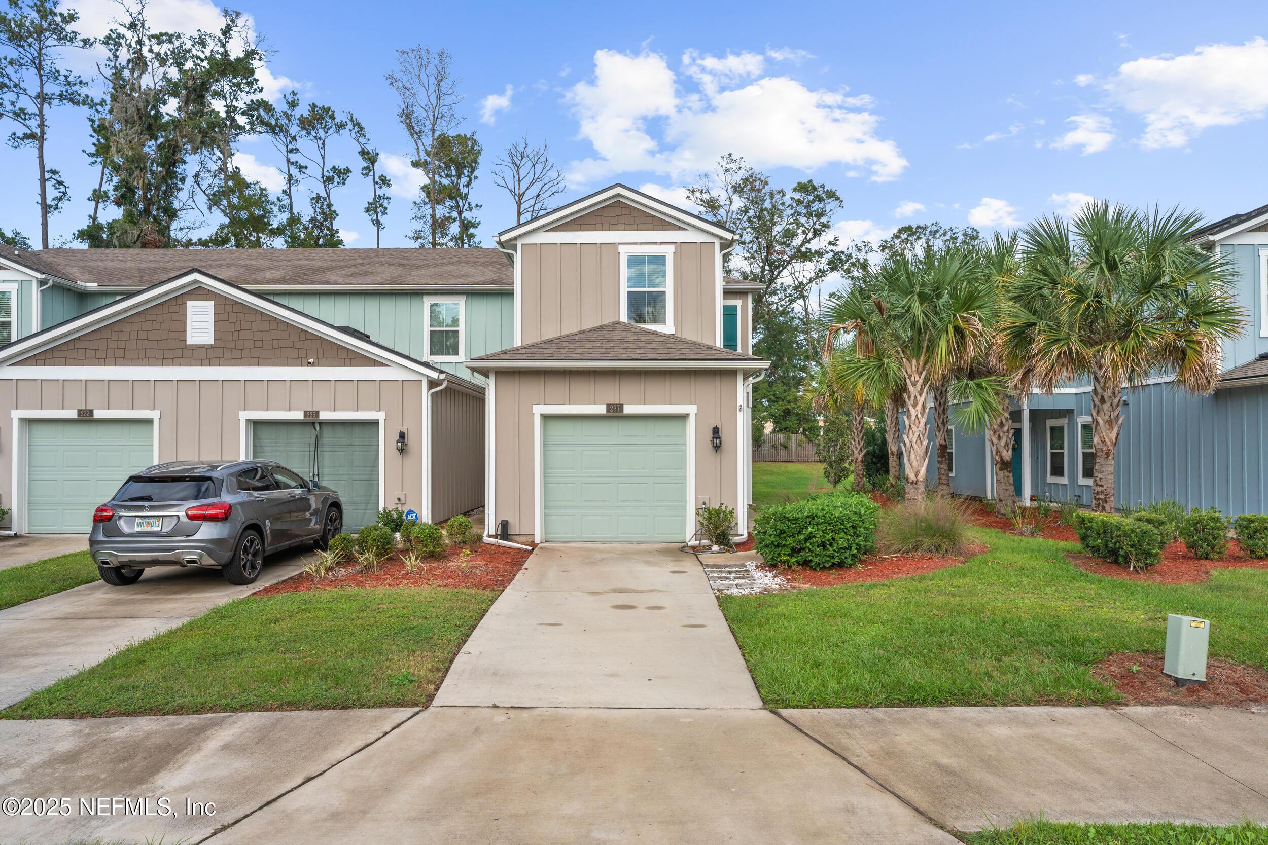 Aralia Ln, Jacksonville, FL 32216