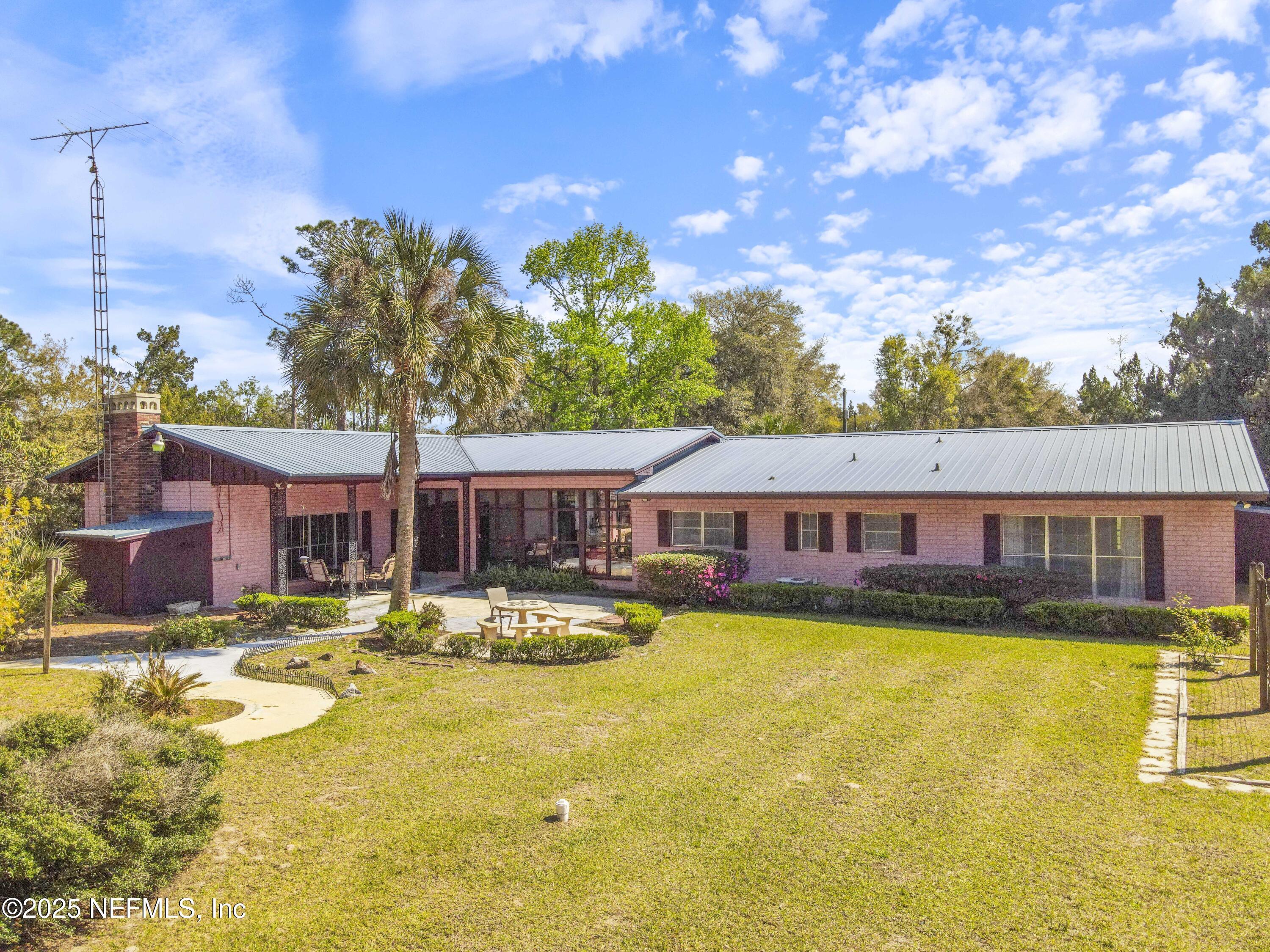 E Camelot Dr, Palatka, FL 32177