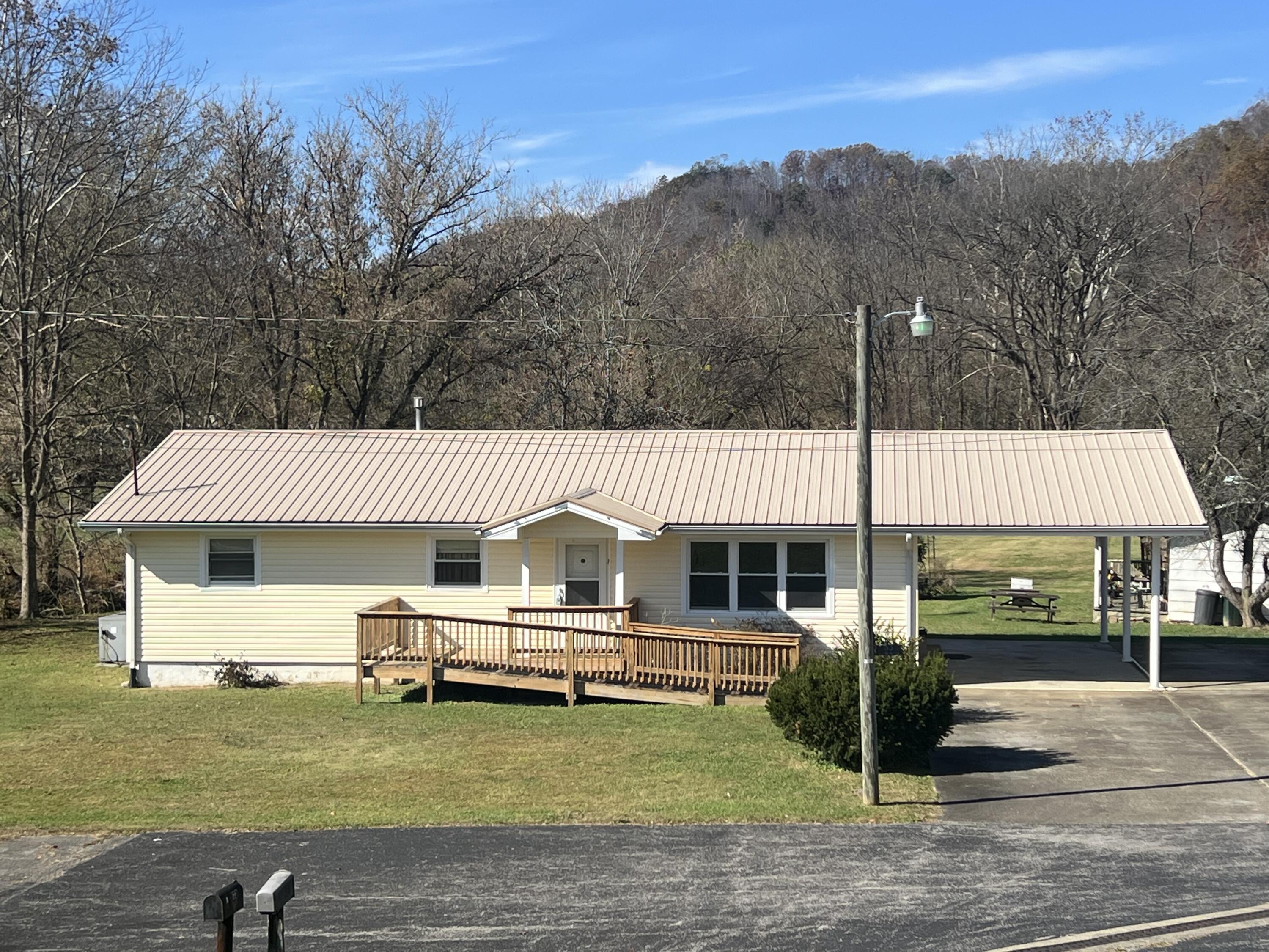Clark Dr, Prestonsburg, KY 41653