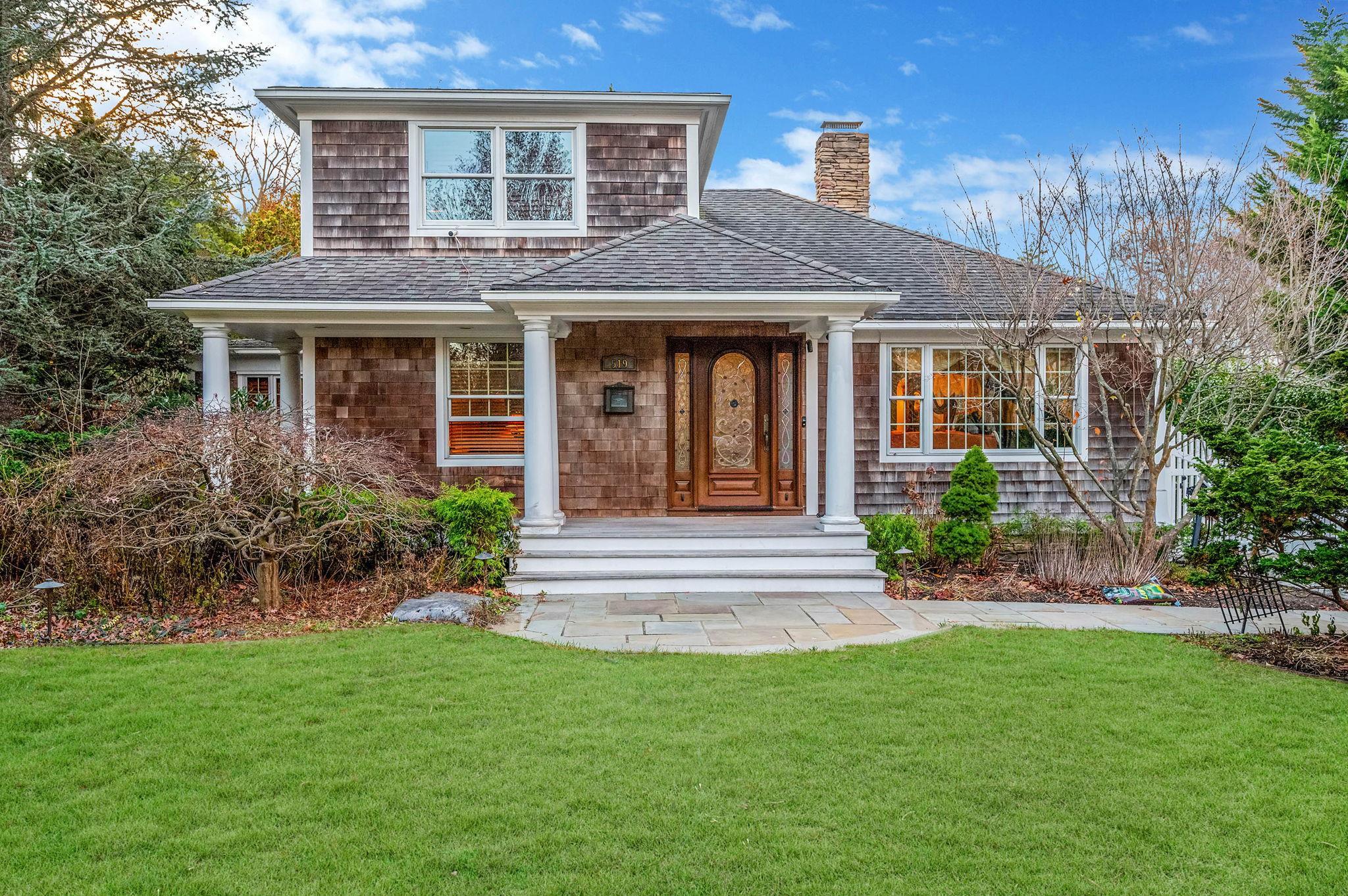 Richland Blvd, Brightwaters, NY 11718