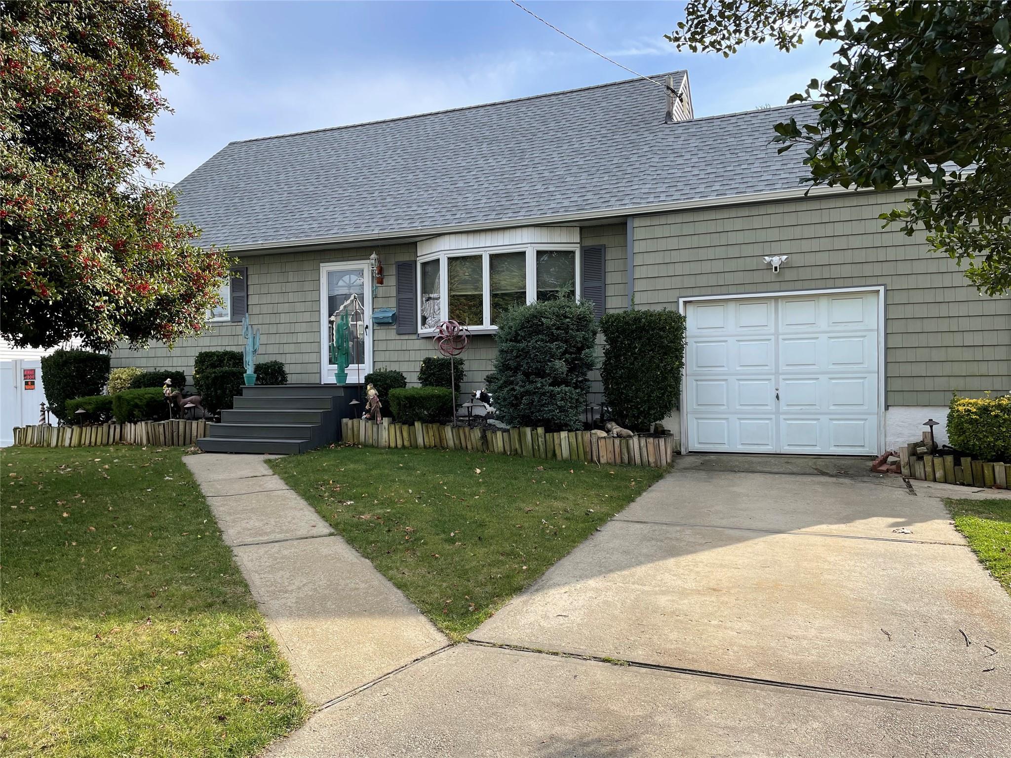 Justice St, West Babylon, NY 11704