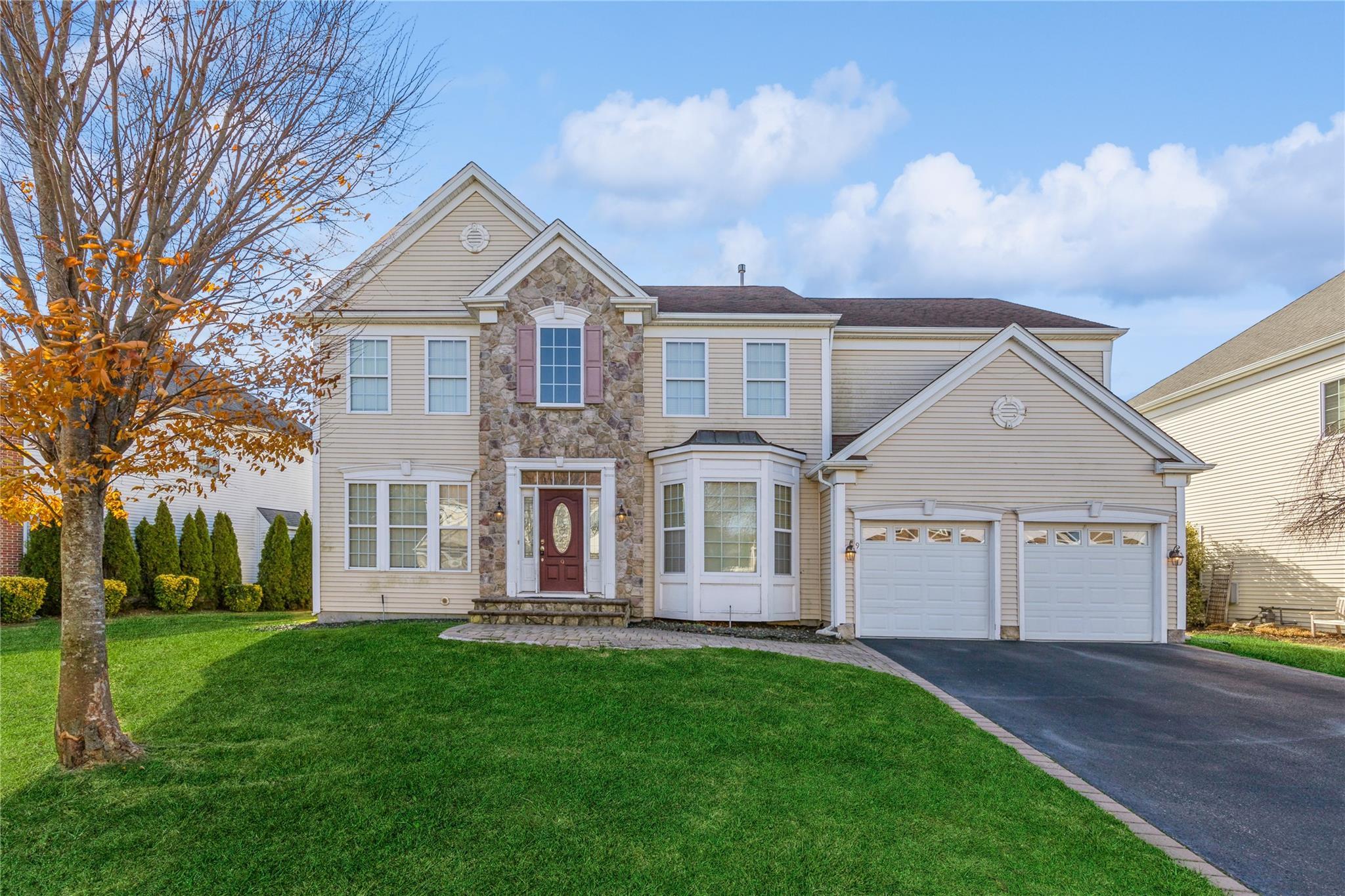 Parklands Ct, Mount Sinai, NY 11766