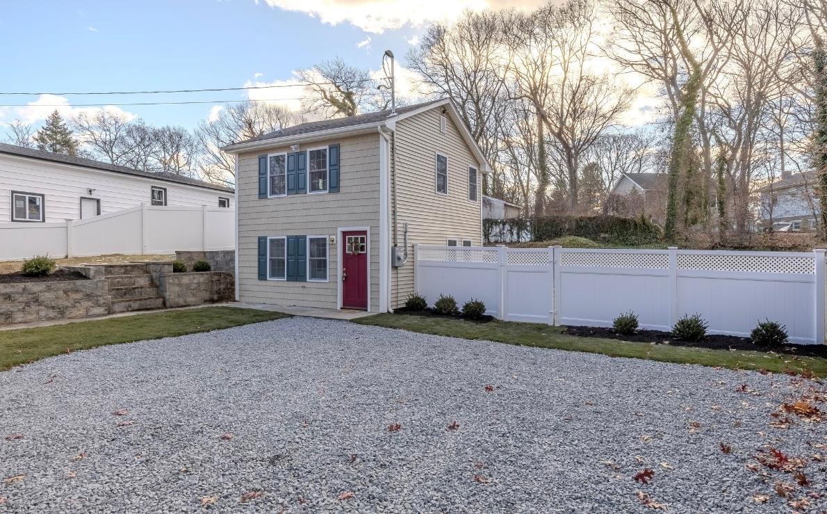Port Washington Rd, Sound Beach, NY 11789