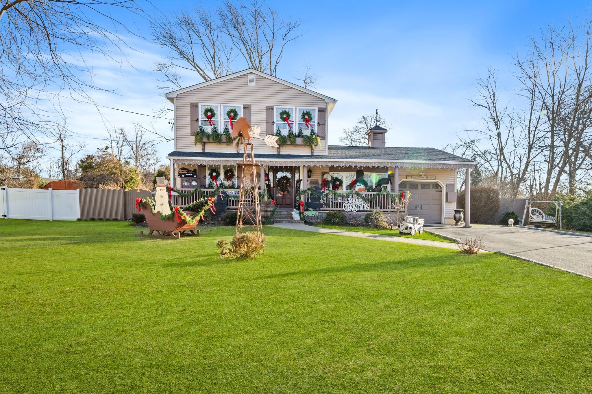 Country Greens Dr, Bellport, NY 11713
