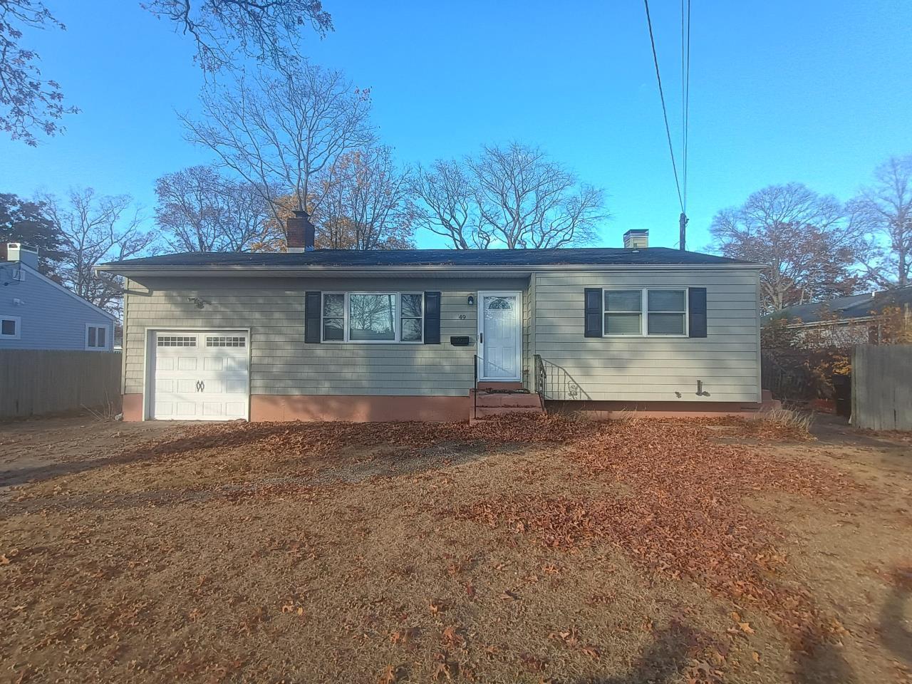 45th St, Islip, NY 11751