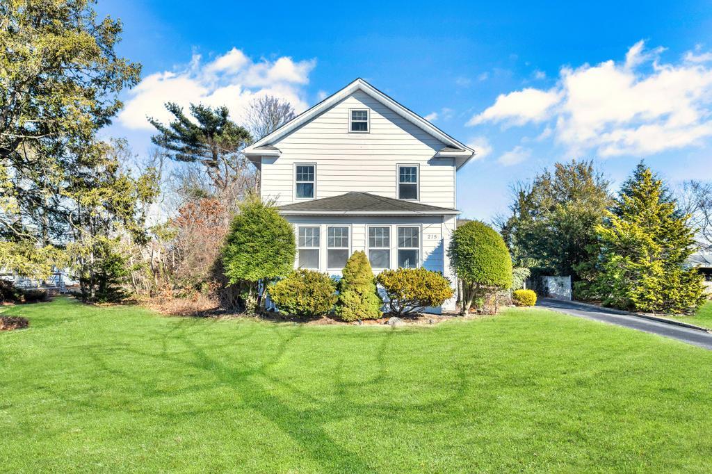 Jayne Ave, Patchogue, NY 11772
