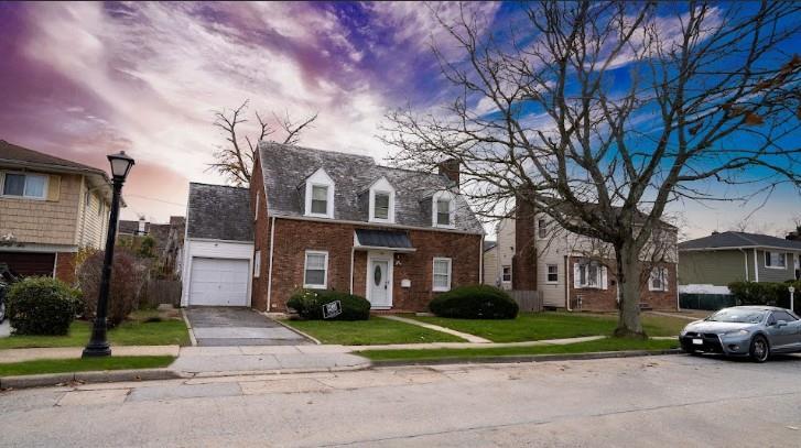Harriman Ave, Hempstead, NY 11550