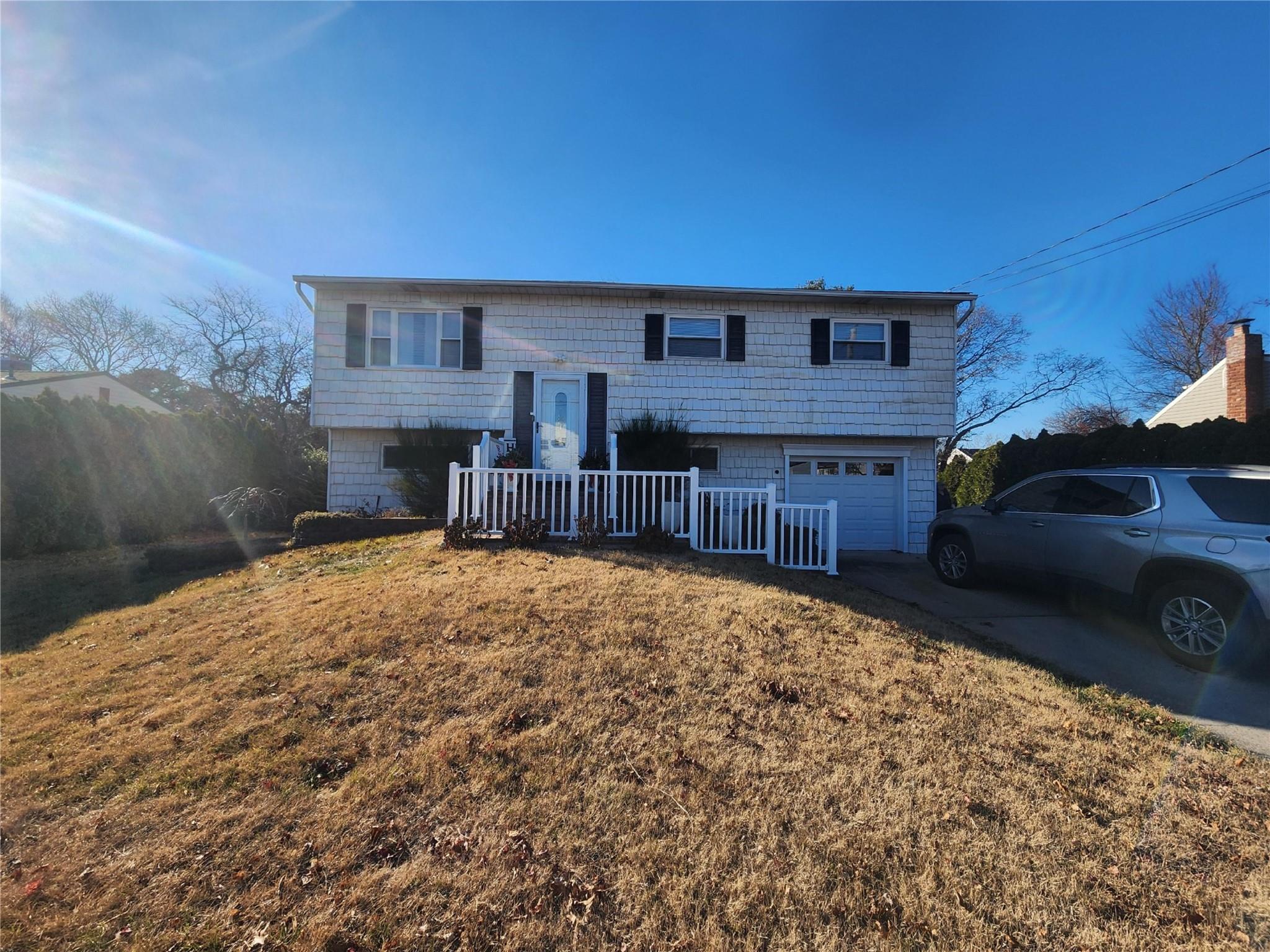 Capri Rd, Centereach, NY 11720