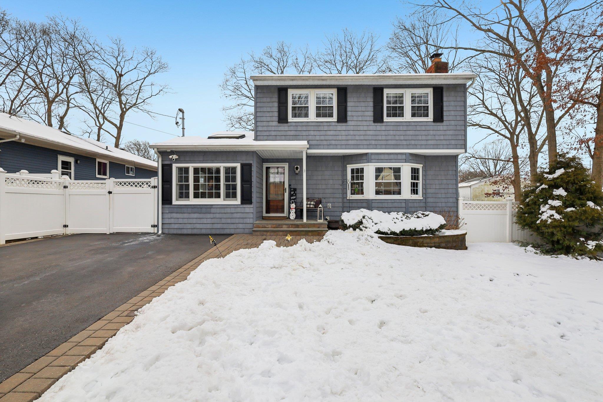 Wildwood Rd, Ronkonkoma, NY 11779
