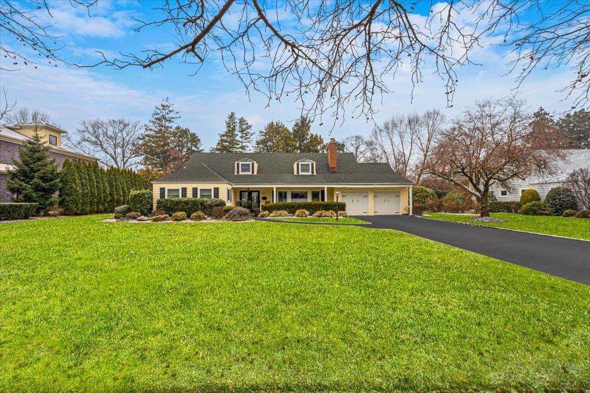 Osborne Rd, Garden City, NY 11530