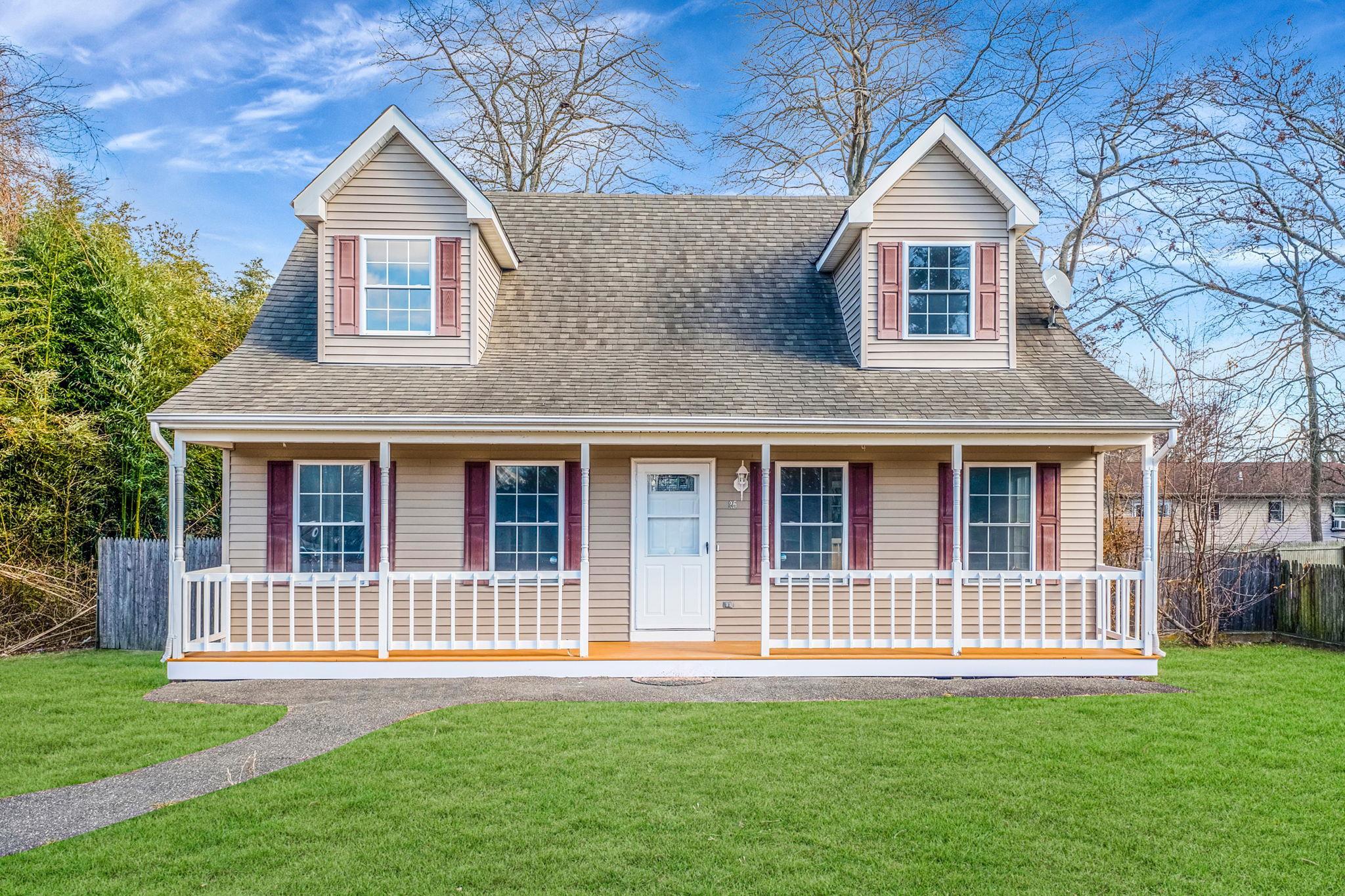 Cypress Dr, Mastic Beach, NY 11951