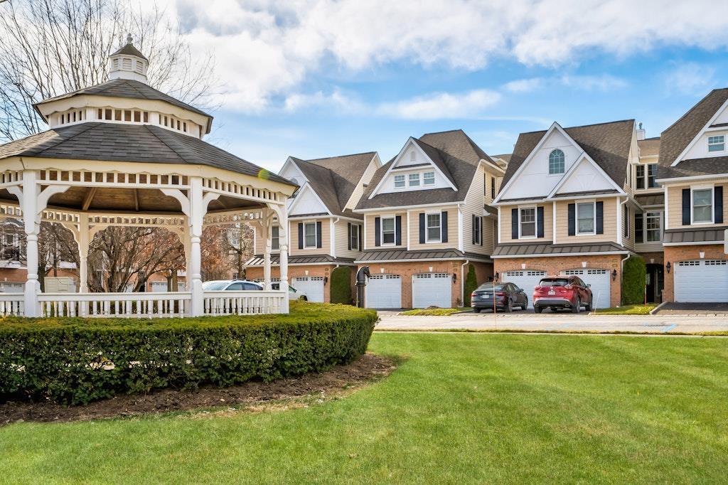 Pacing Way, Westbury, NY 11590
