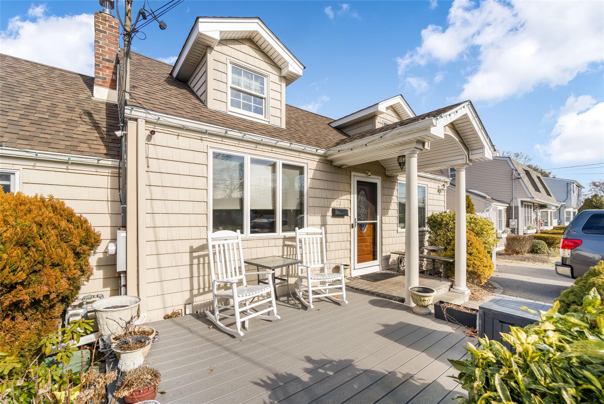 George St, Sayville, NY 11782