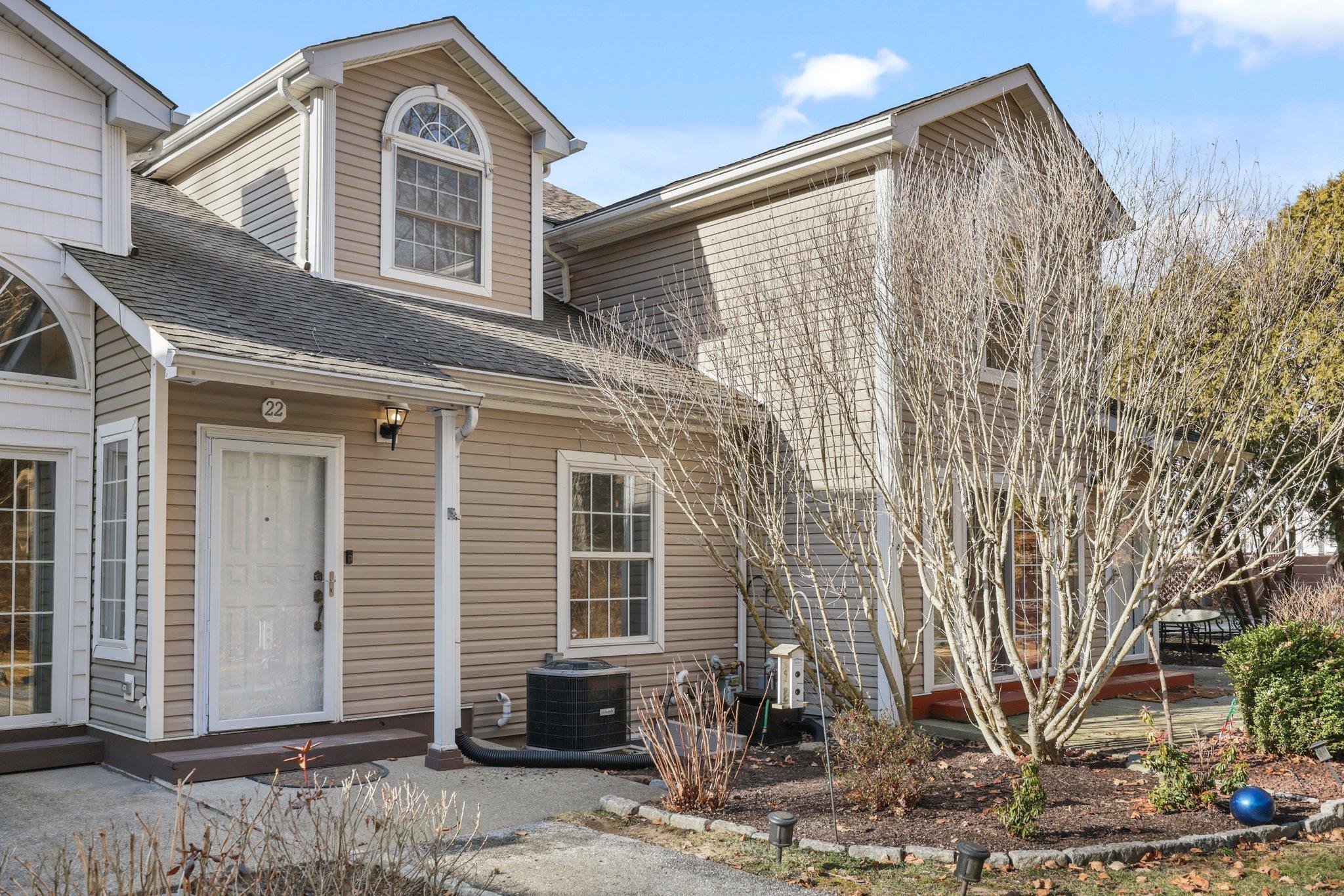 Pembrooke Ct, Putnam Valley, NY 10579