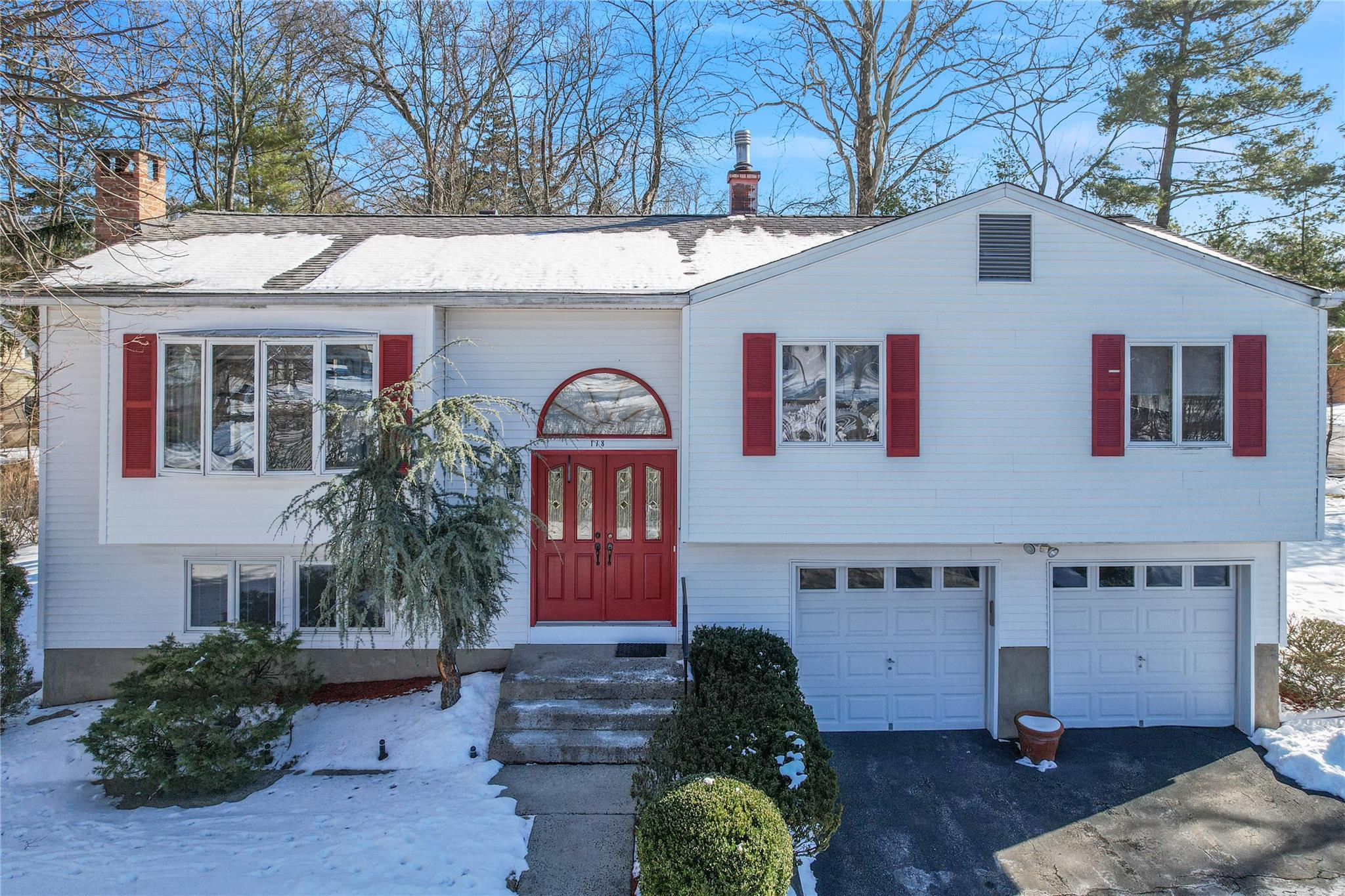 Violet Dr, Nanuet, NY 10954