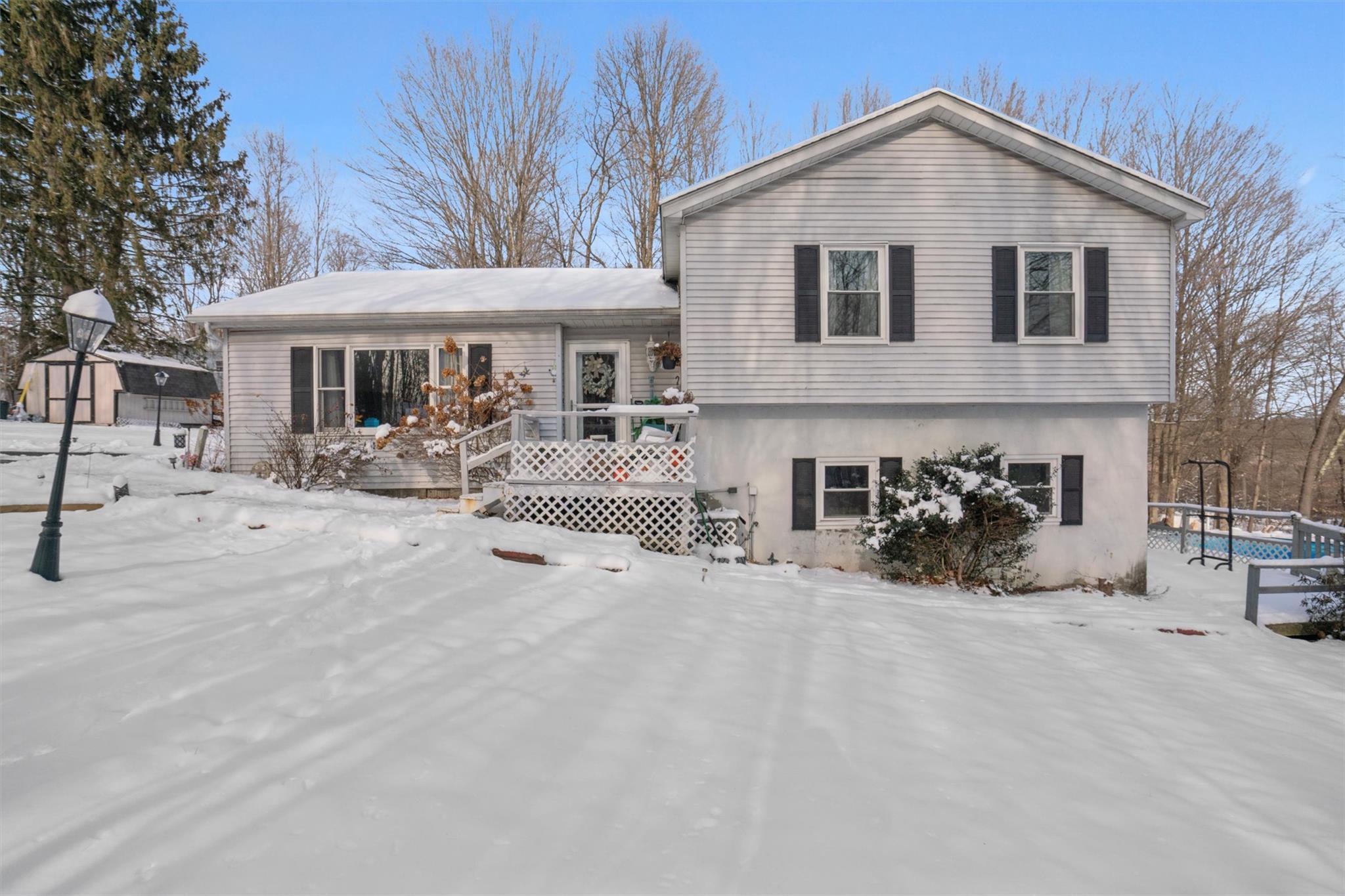 Cotter Rd, Highland, NY 12528