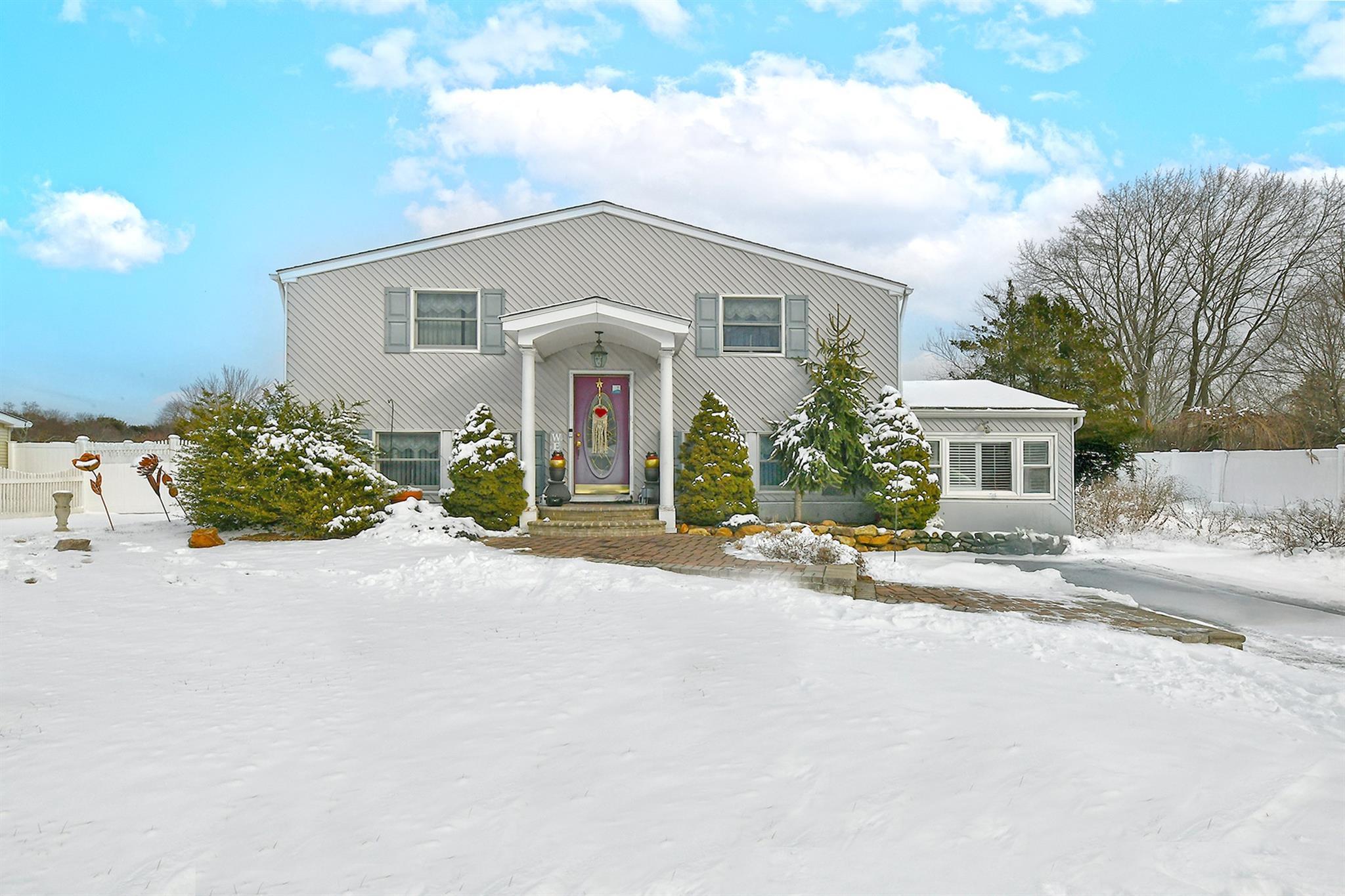 University Heights Dr, Stony Brook, NY 11790