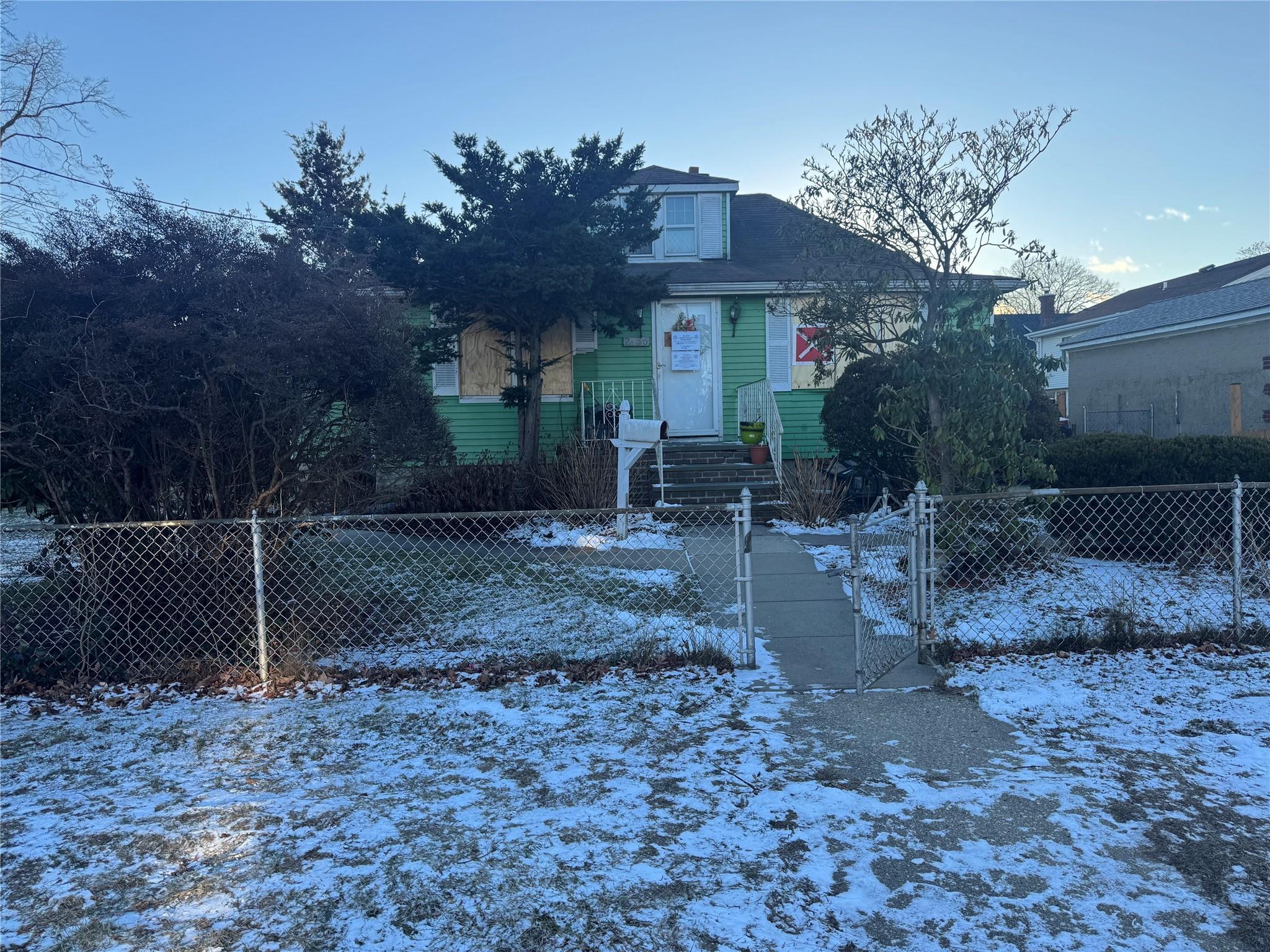 8th St, East Meadow, NY 11554