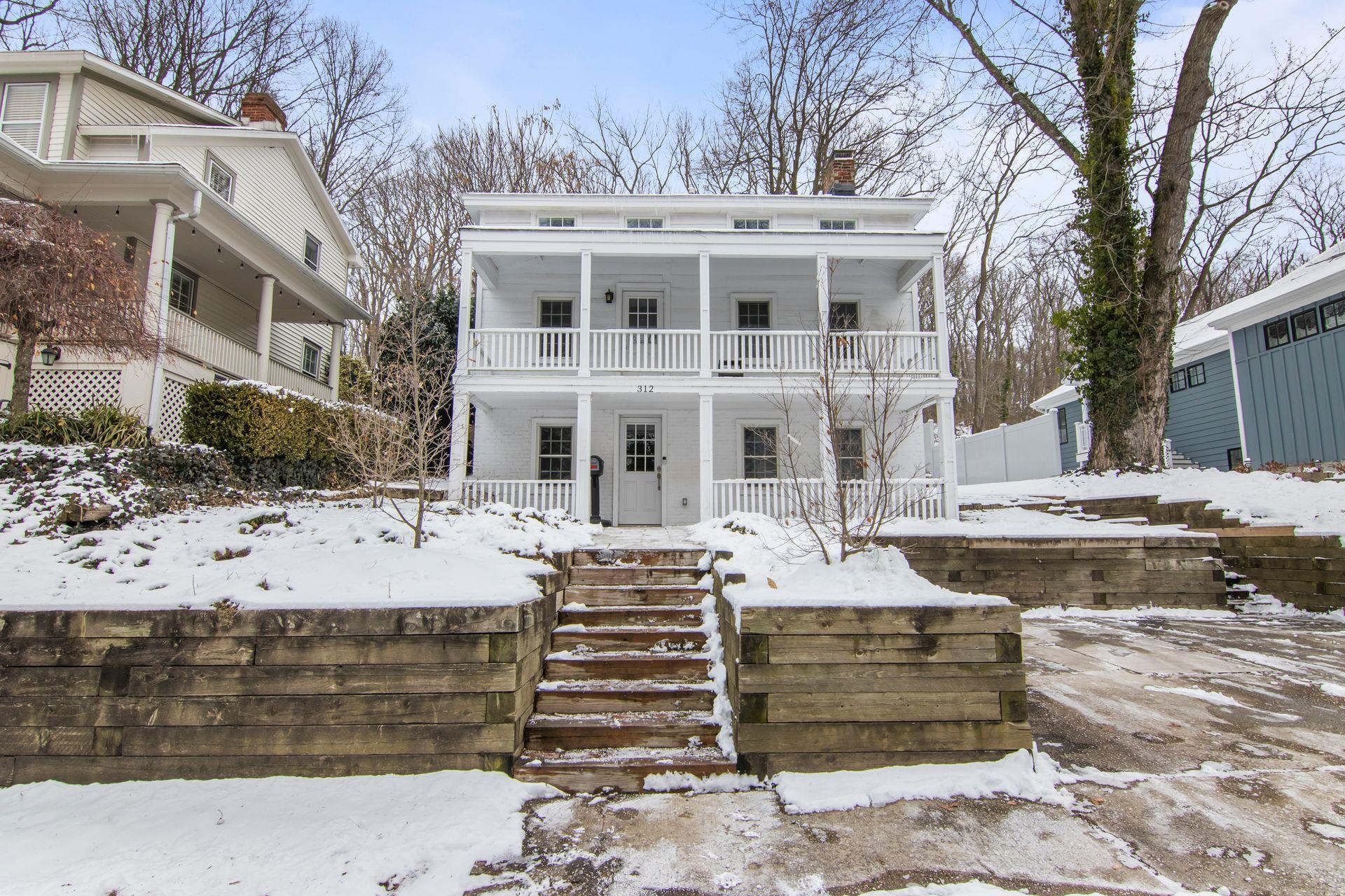 Woodbine Ave, Northport, NY 11768