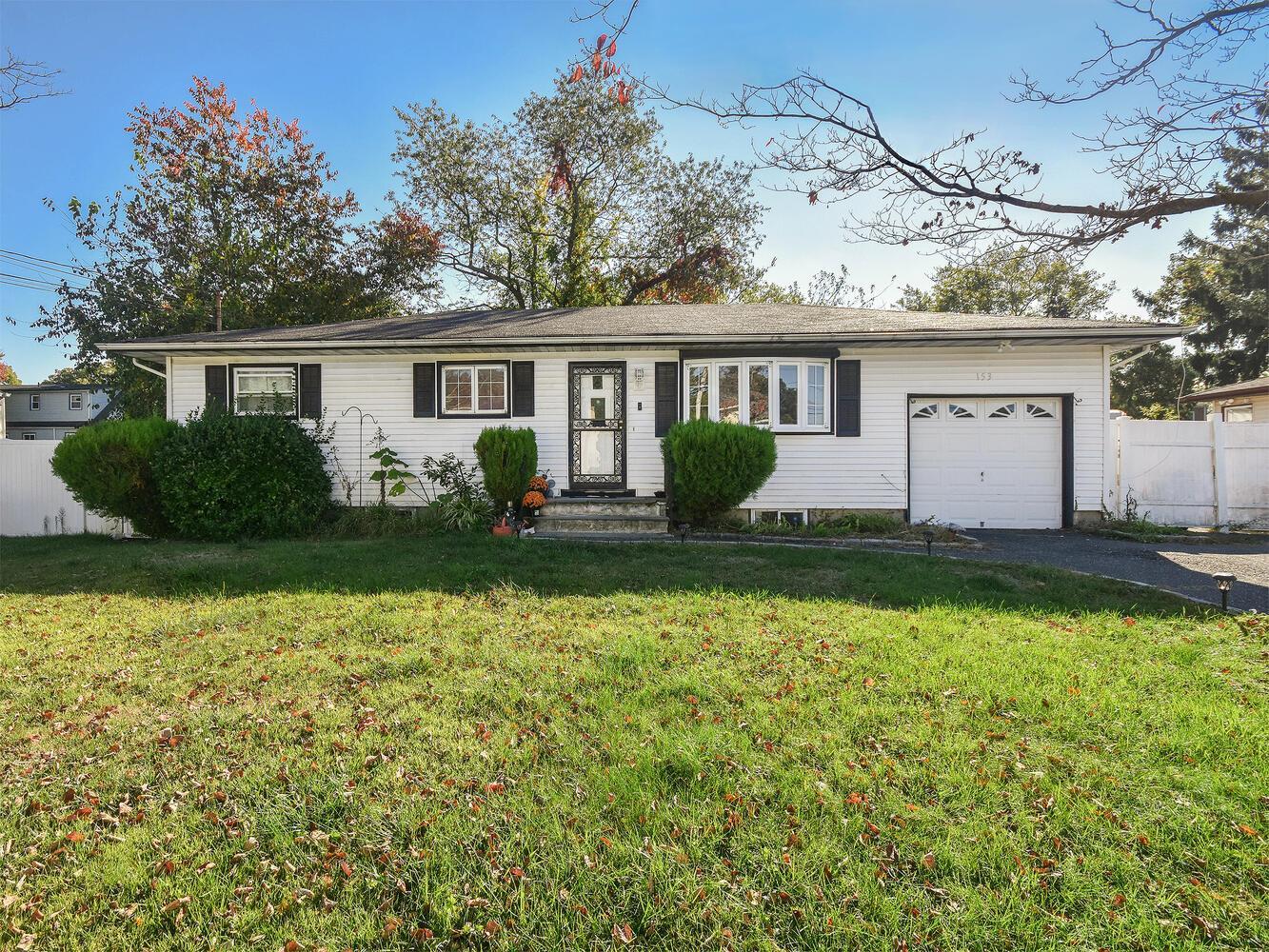 Scott Ave, Deer Park, NY 11729