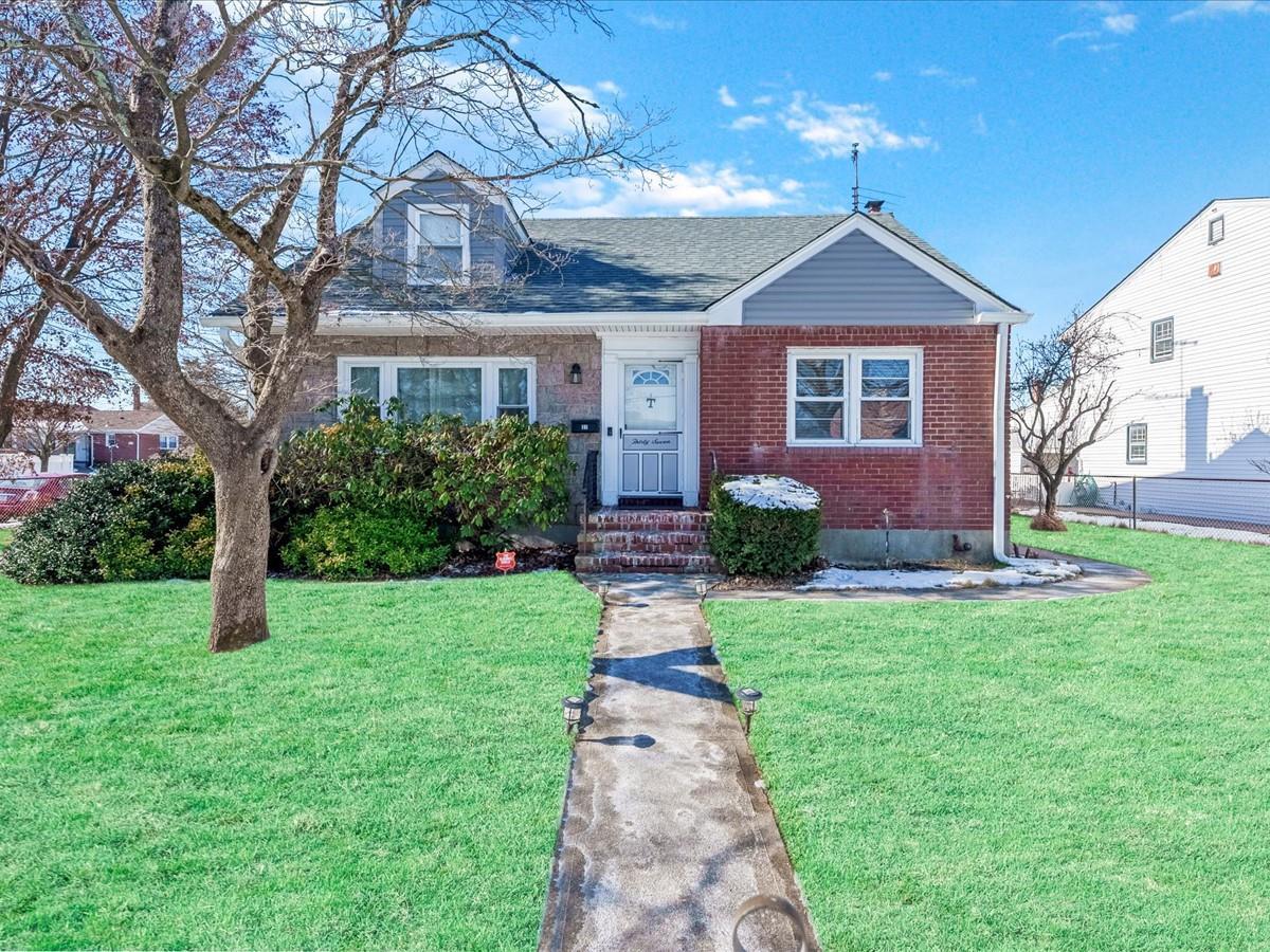 Arden Blvd, West Hempstead, NY 11552