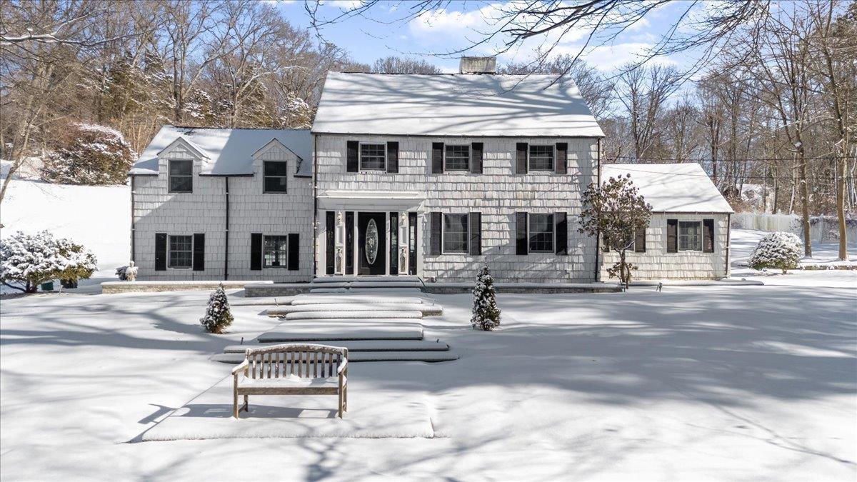 Wolver Hollow Rd, Glen Head, NY 11545