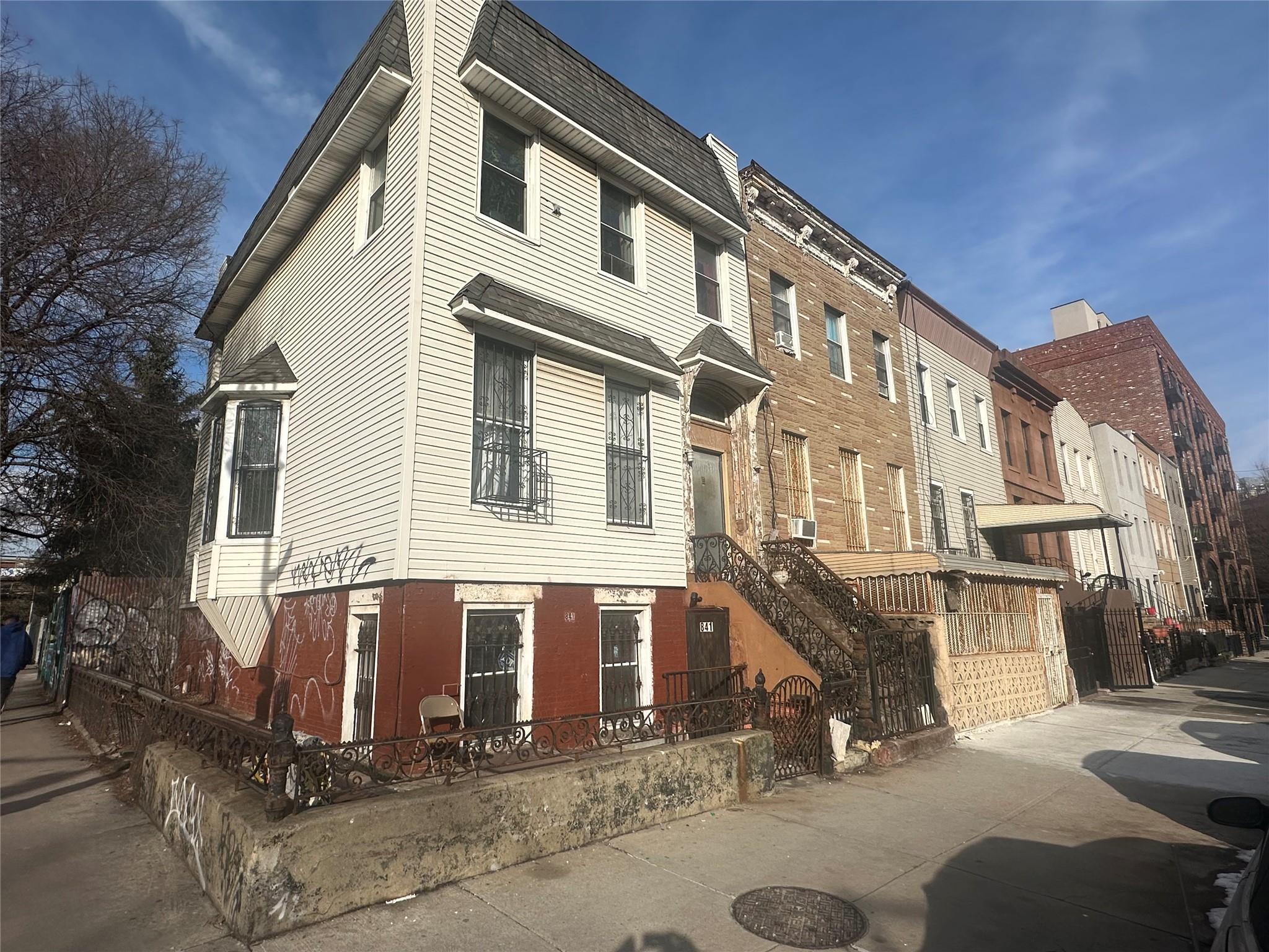 Willoughby Ave, Brooklyn, NY 11221