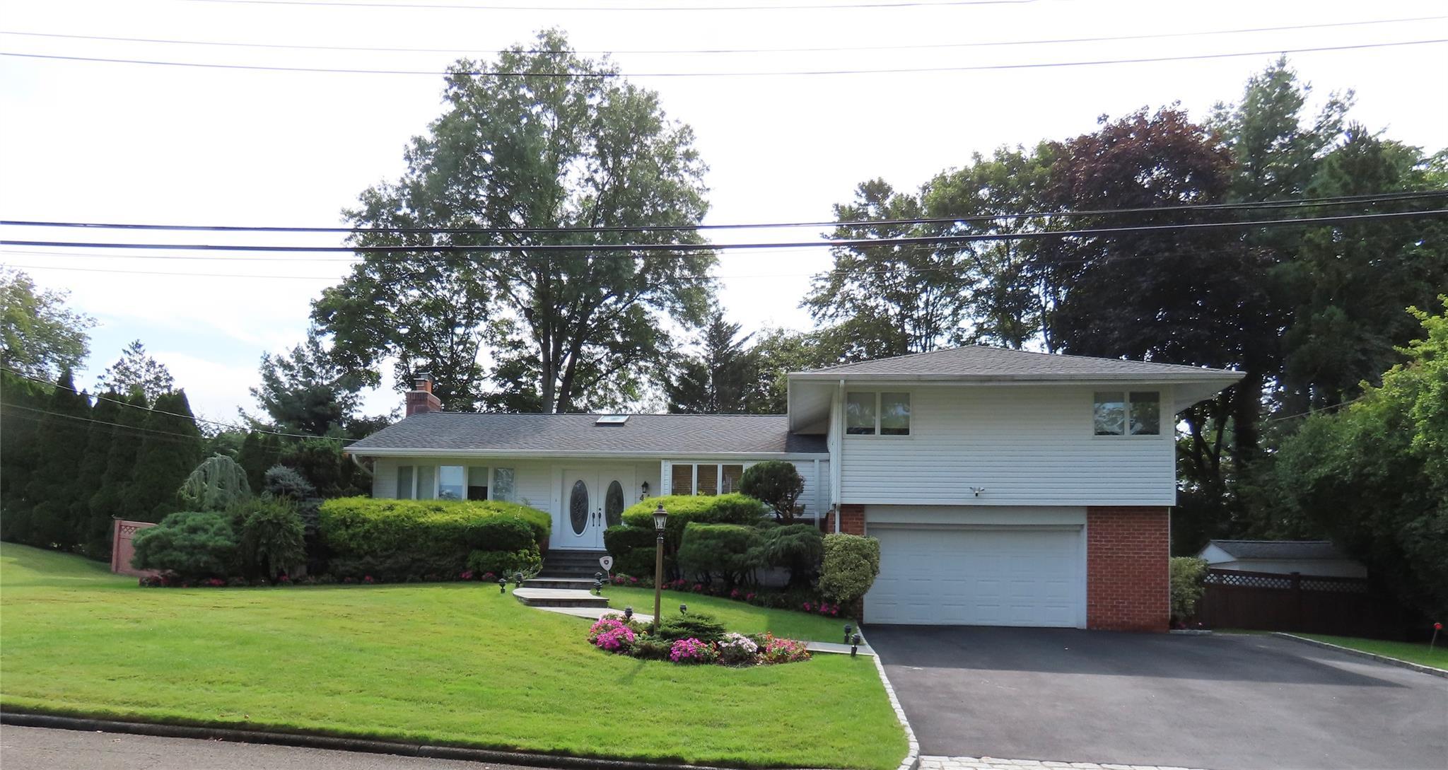 Kenwood Dr, New Rochelle, NY 10804
