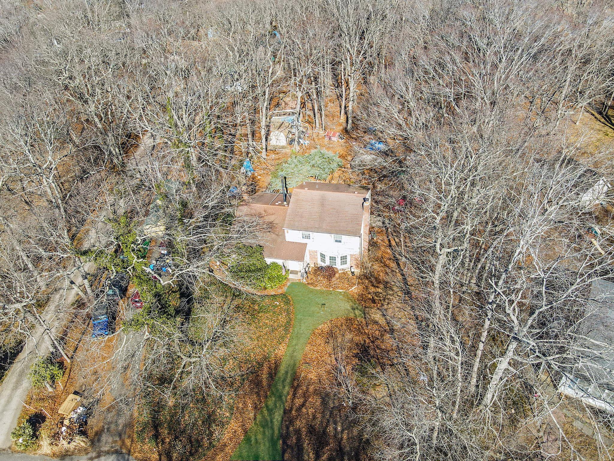 Baiting Hollow Ln, Calverton, NY 11933