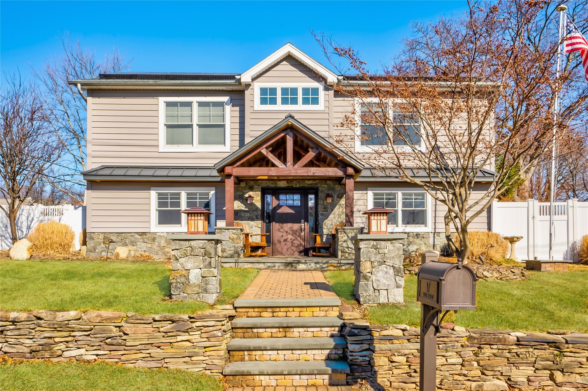 West St, Northport, NY 11768