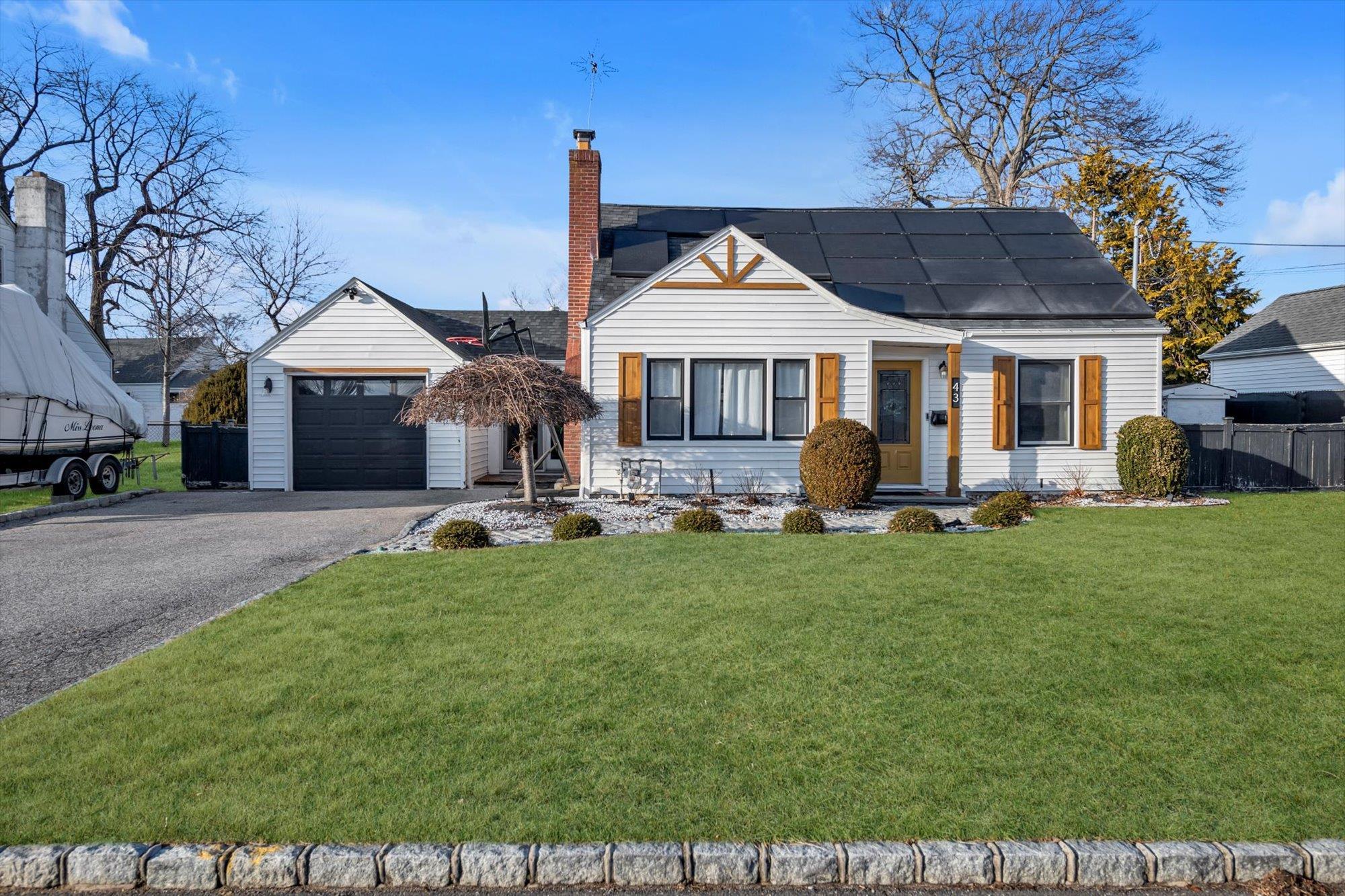 Foster Blvd, Babylon, NY 11702