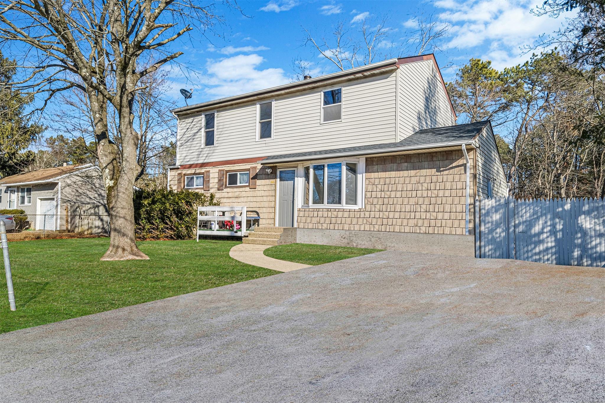 Walker Ave, Bellport, NY 11713