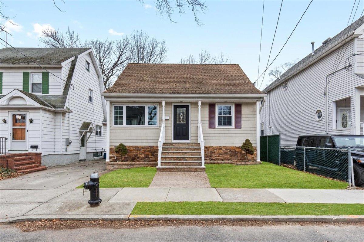 Dickie Ave, Staten Island, NY 10314