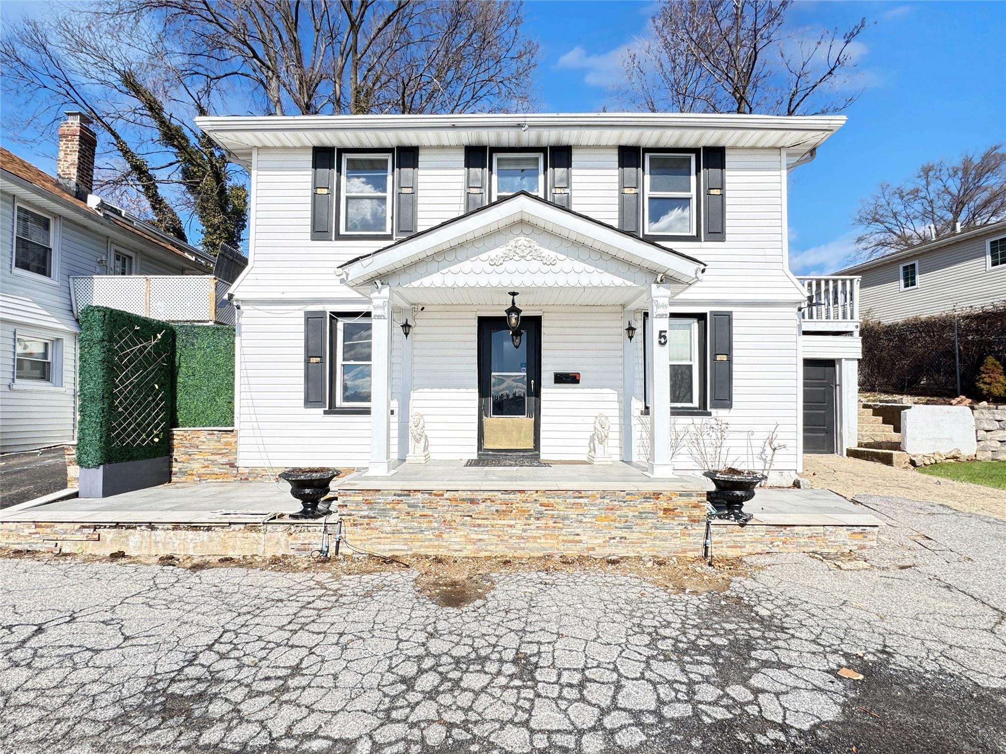 Terrace Pl, Glen Cove, NY 11542