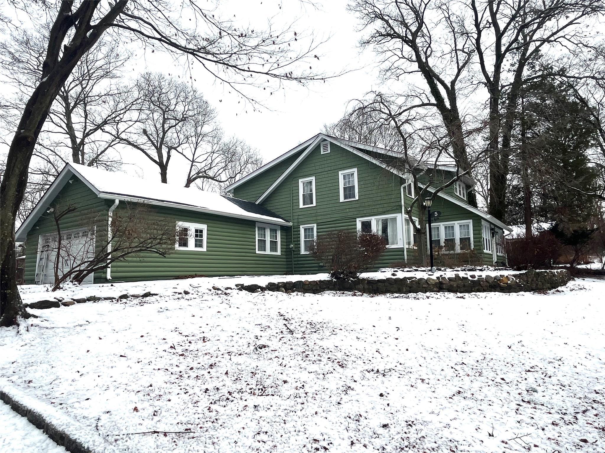 Beverly Dr, Miller Place, NY 11764