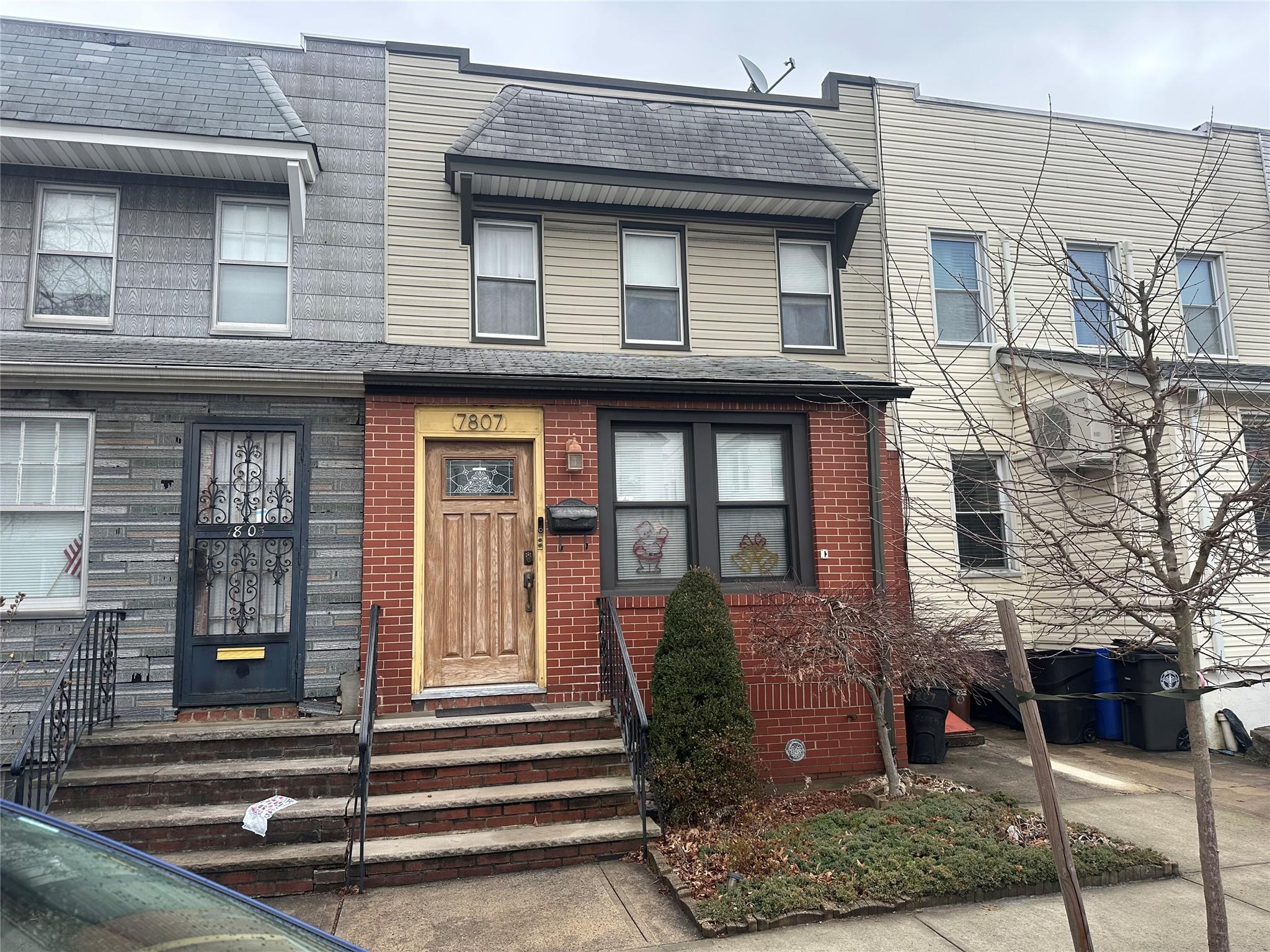 74th St, Glendale, NY 11385