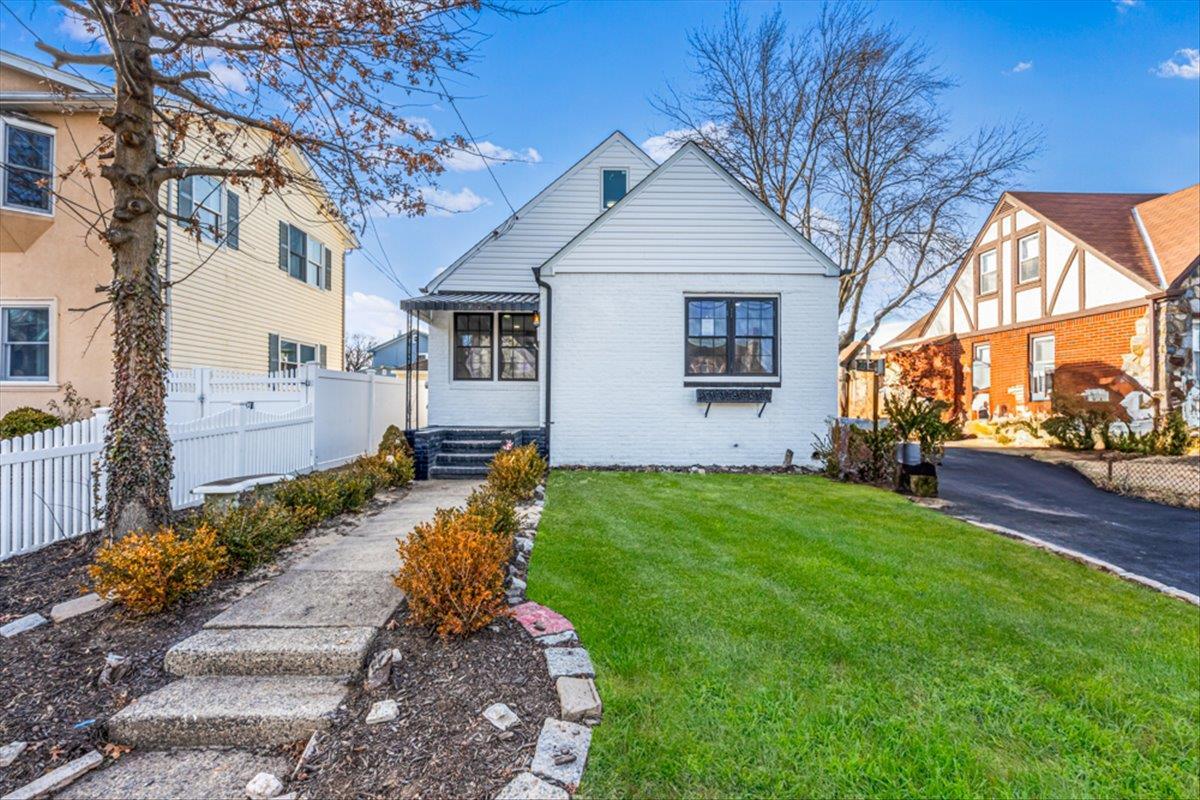 Taft St, West Hempstead, NY 11552