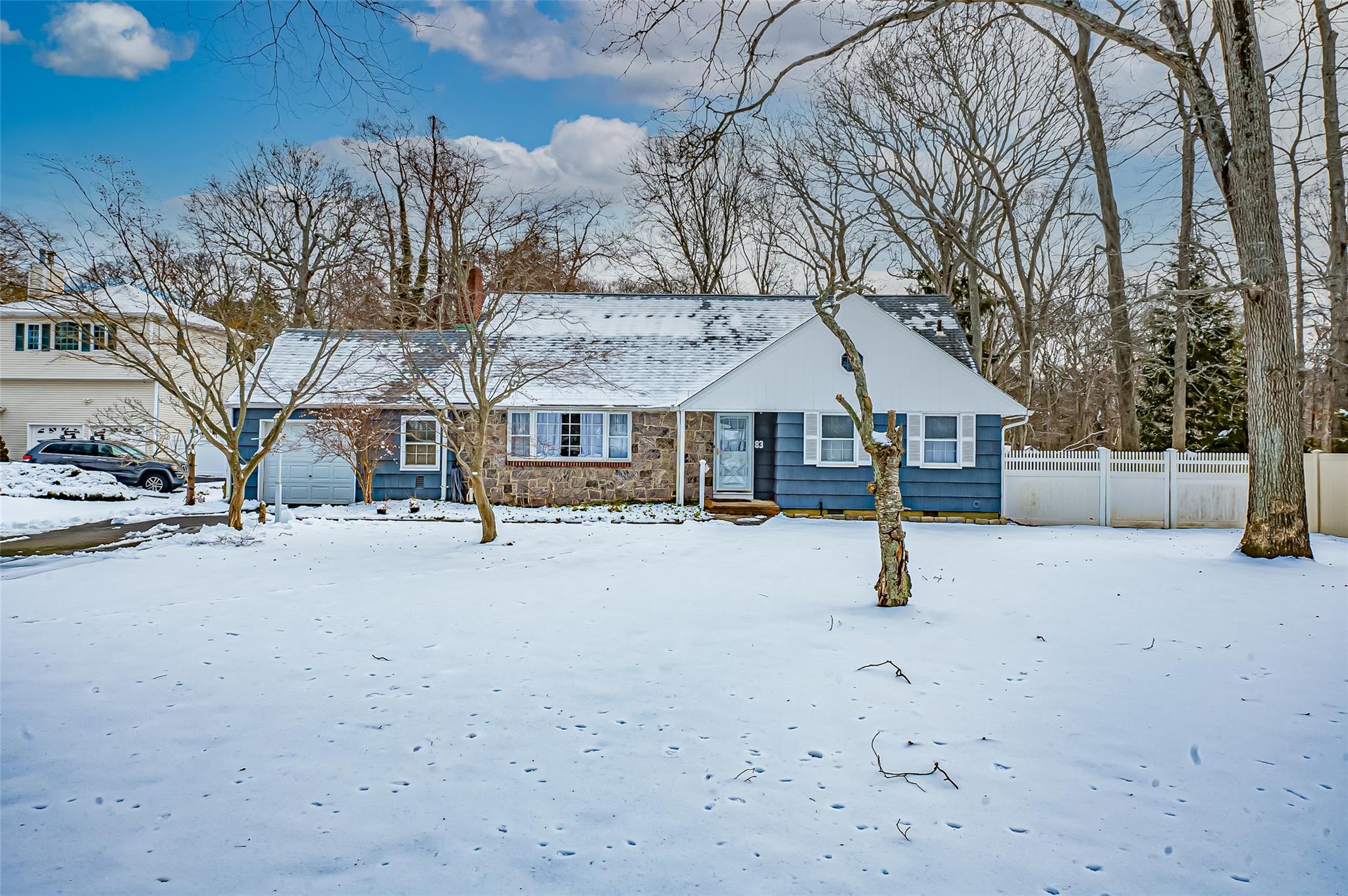 Hollins Ln, East Islip, NY 11730